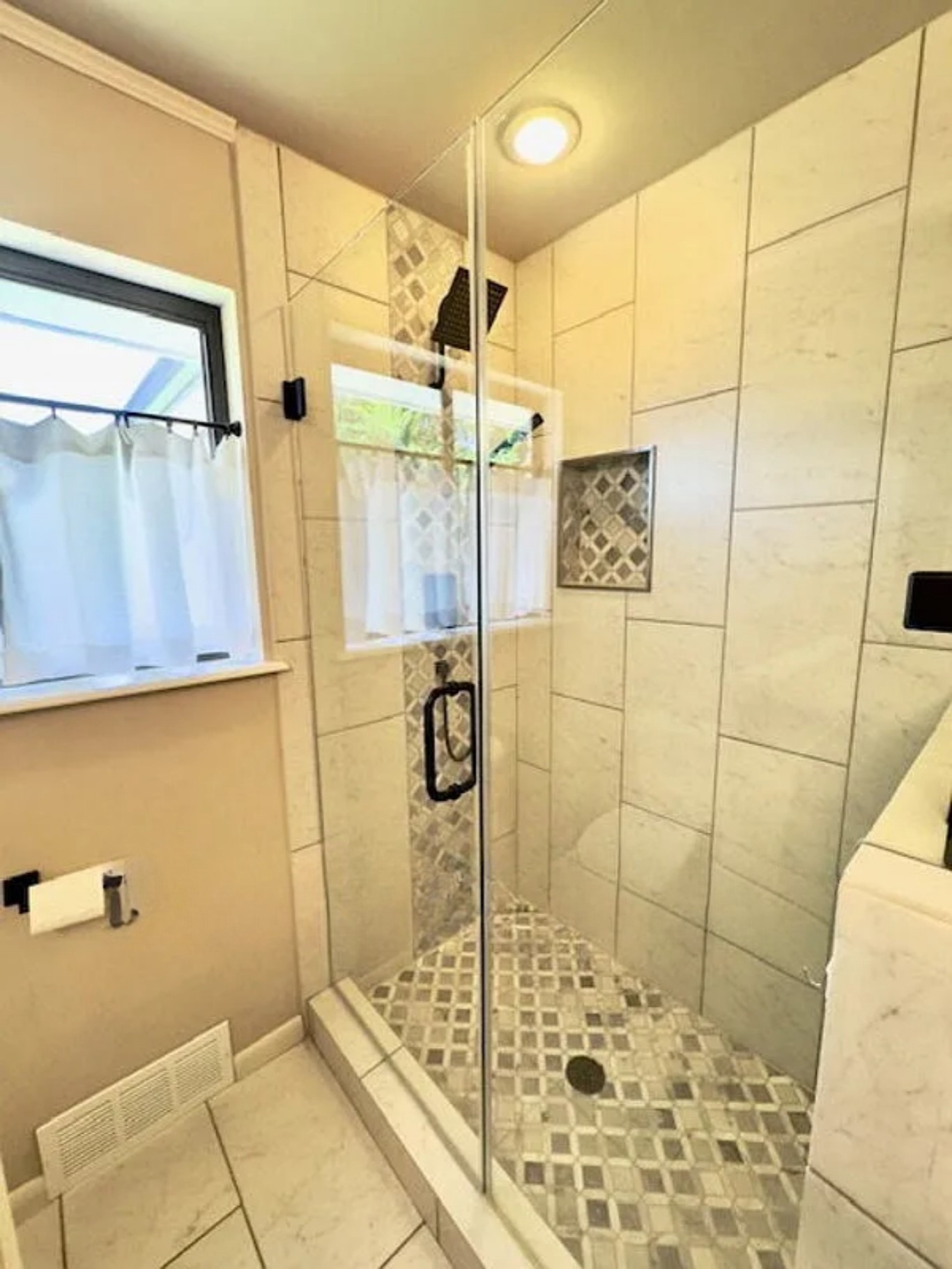 4051 E 46th Place Tulsa OK 74135