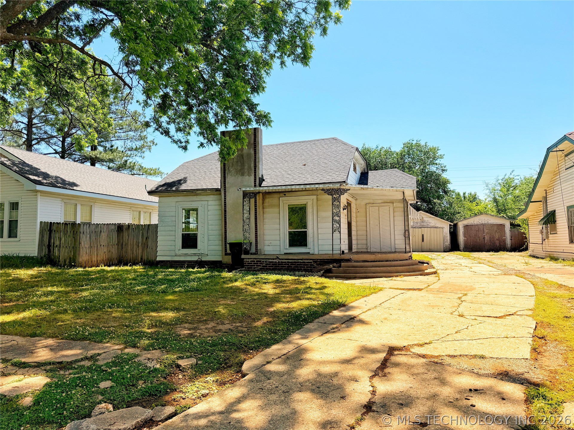 821 N Bullitt Holdenville OK 74848