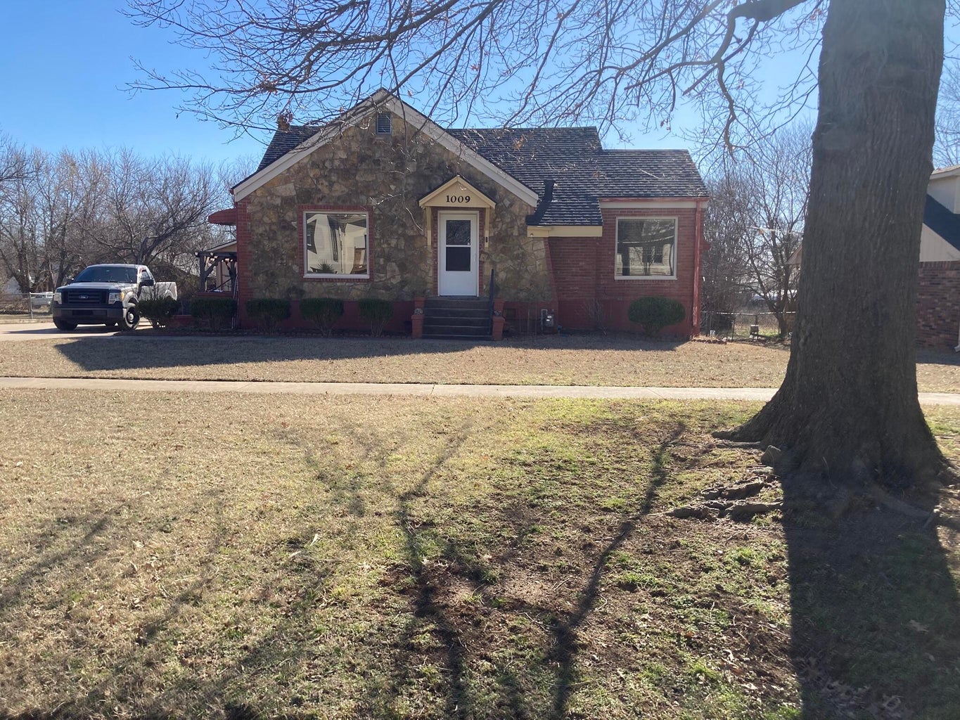 1009 Delaware Vinita OK 74301