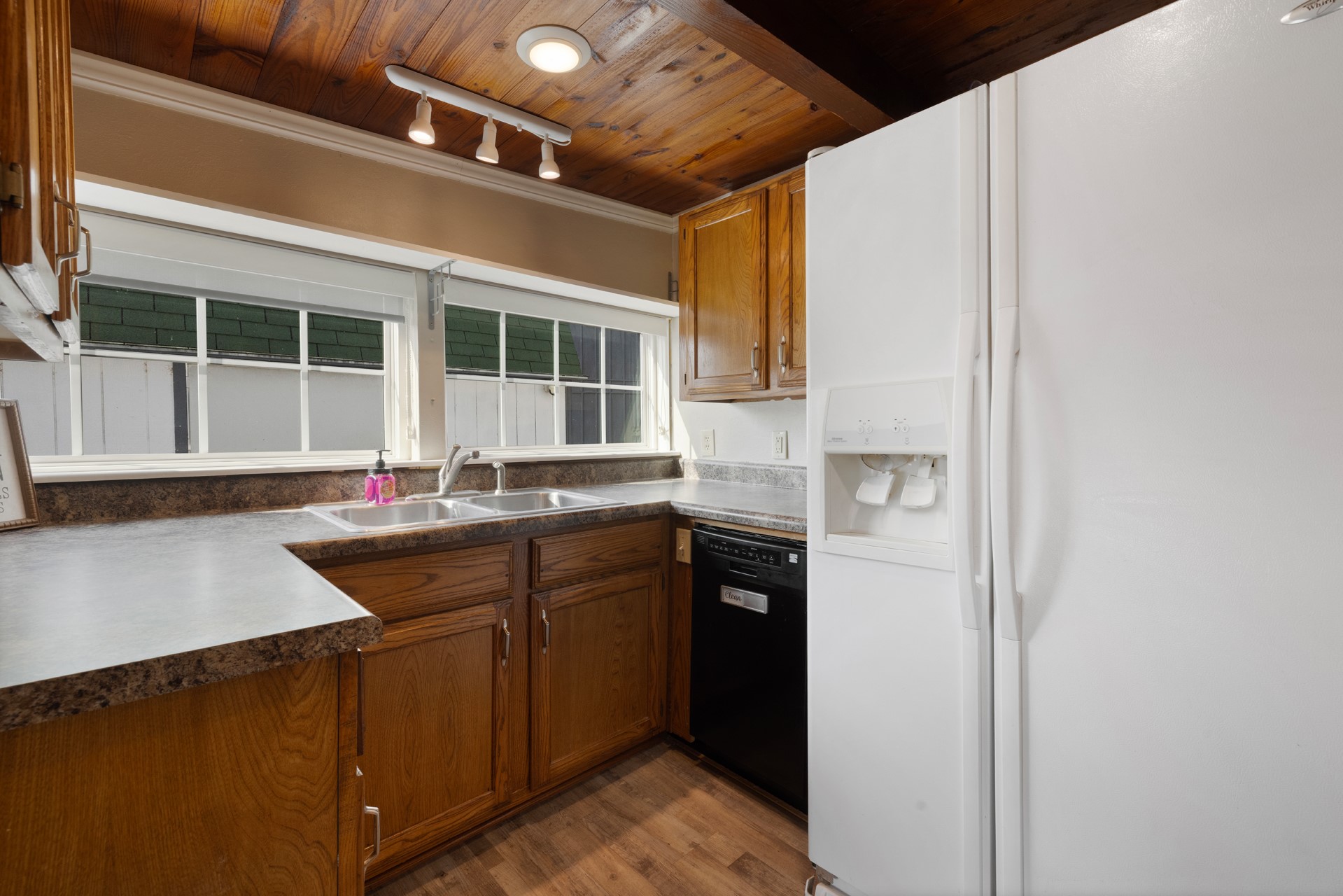 1068 Lakeside Fort Towson OK 74735