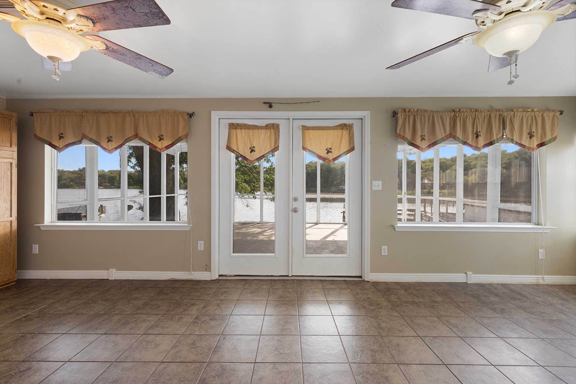 1068 Lakeside Fort Towson OK 74735