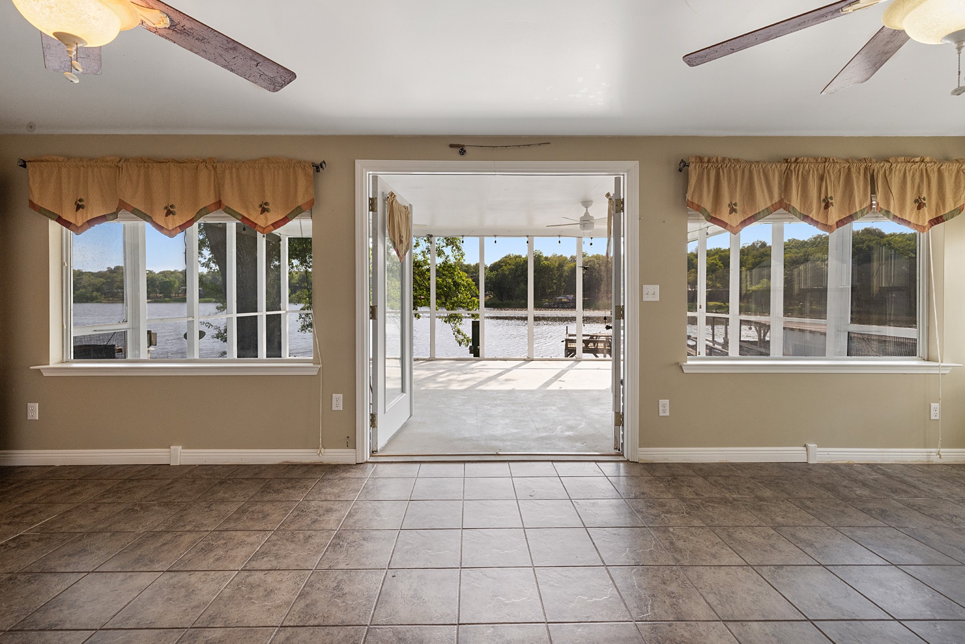 1068 Lakeside Fort Towson OK 74735