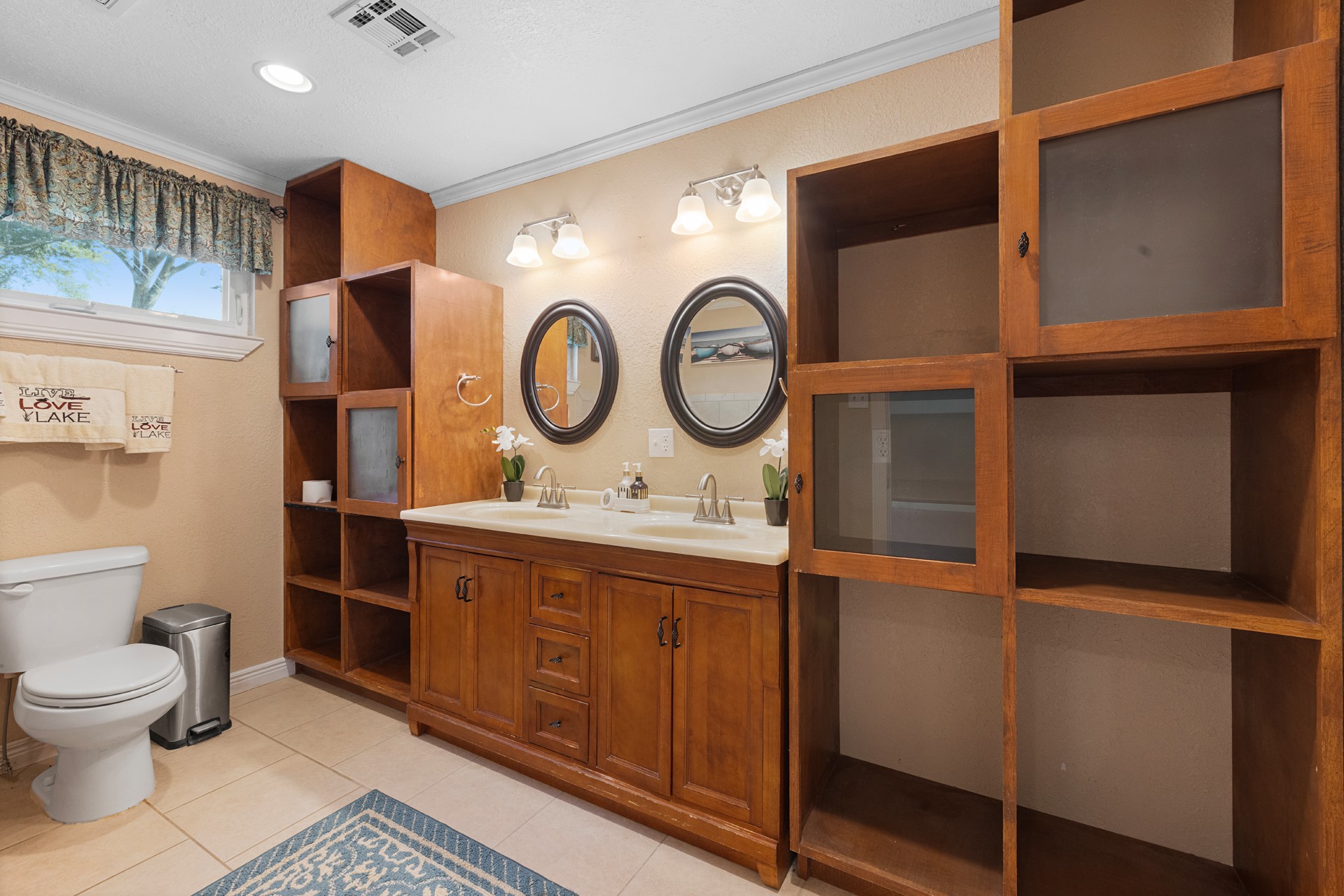 1068 Lakeside Fort Towson OK 74735