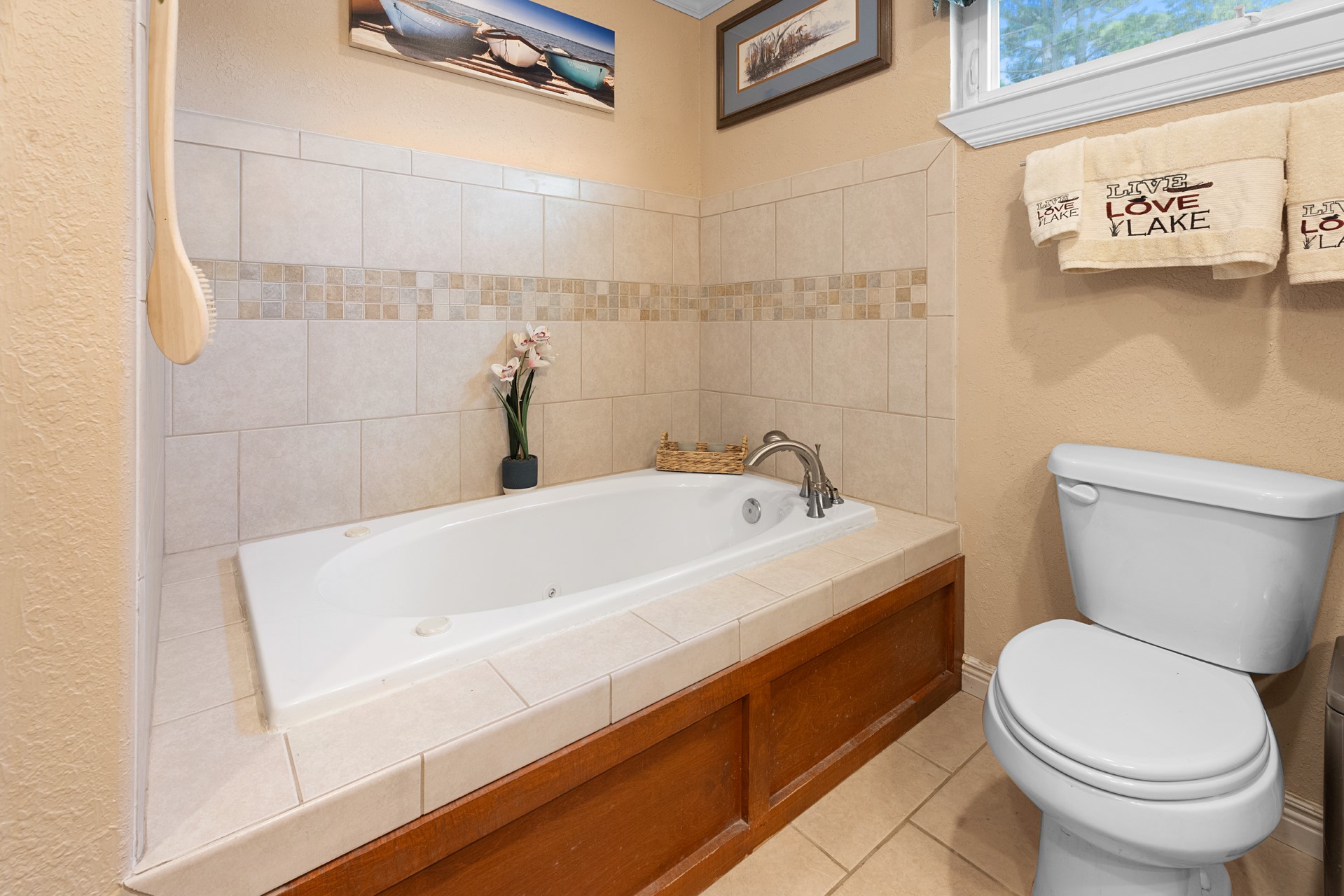 1068 Lakeside Fort Towson OK 74735