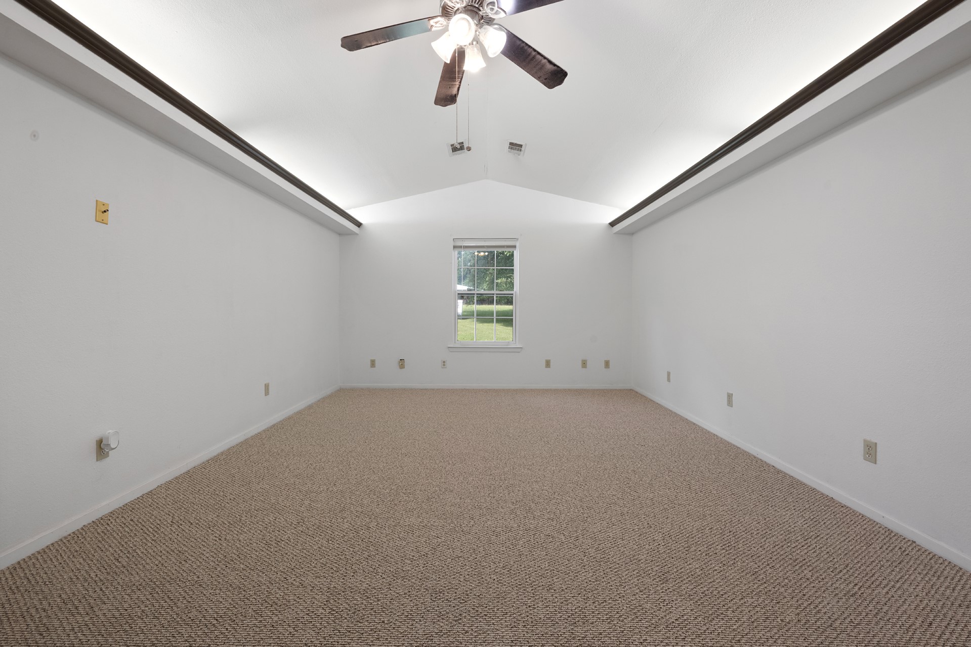 1068 Lakeside Fort Towson OK 74735