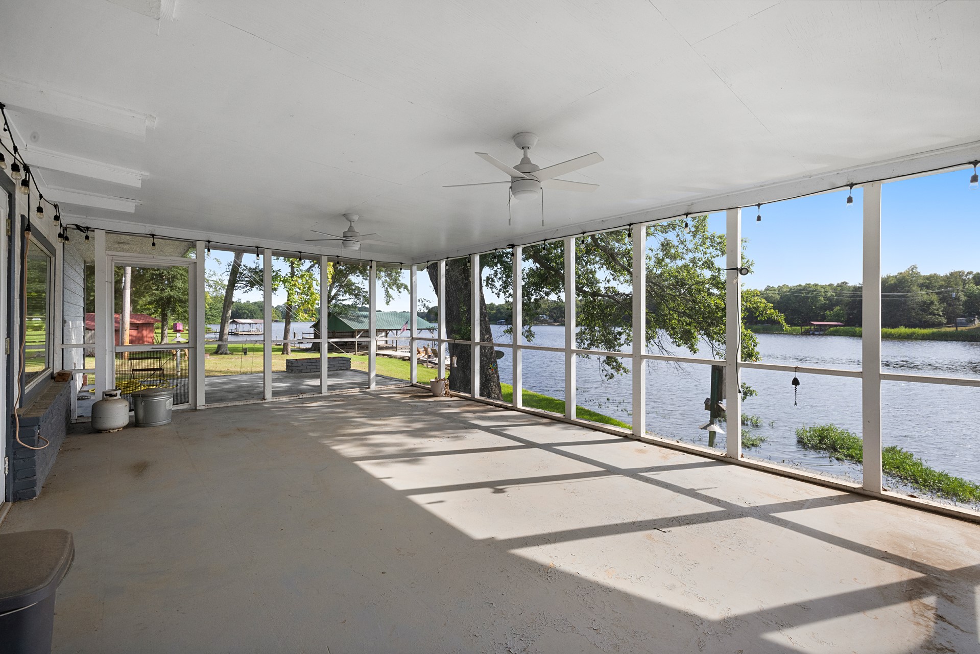 1068 Lakeside Fort Towson OK 74735