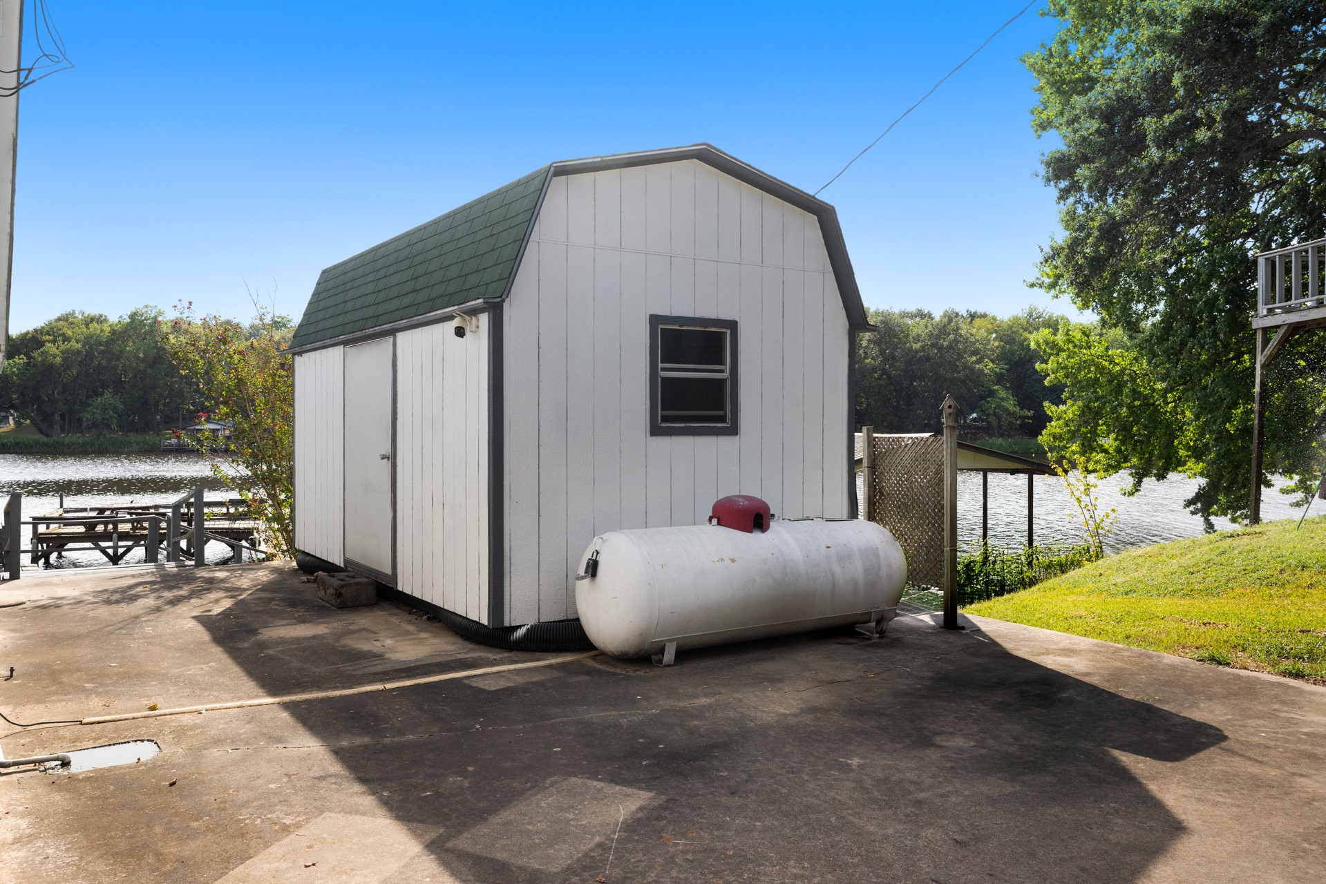 1068 Lakeside Fort Towson OK 74735