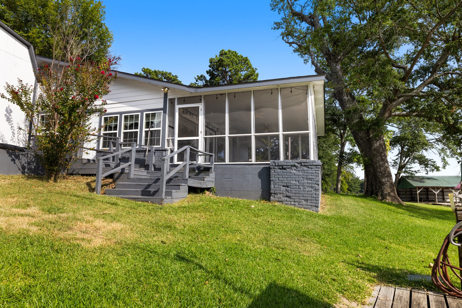 1068 Lakeside Fort Towson OK 74735