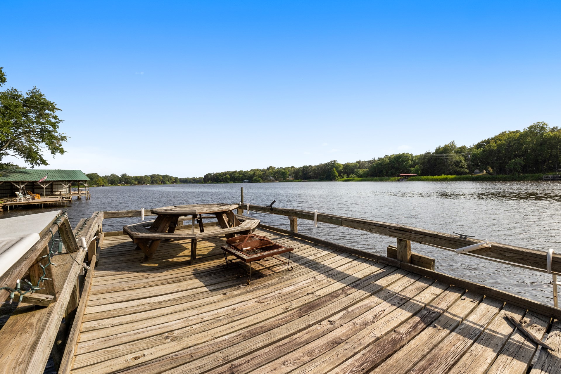 1068 Lakeside Fort Towson OK 74735