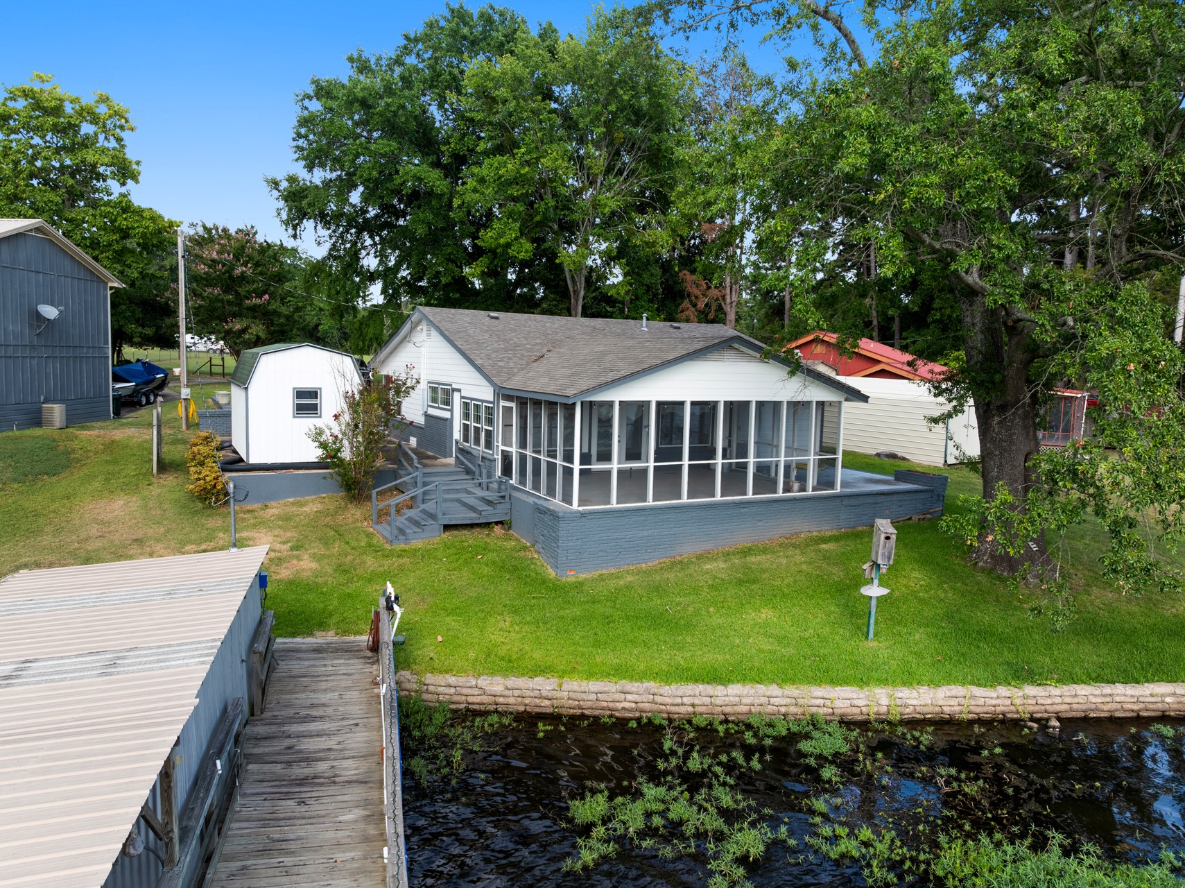 1068 Lakeside Fort Towson OK 74735