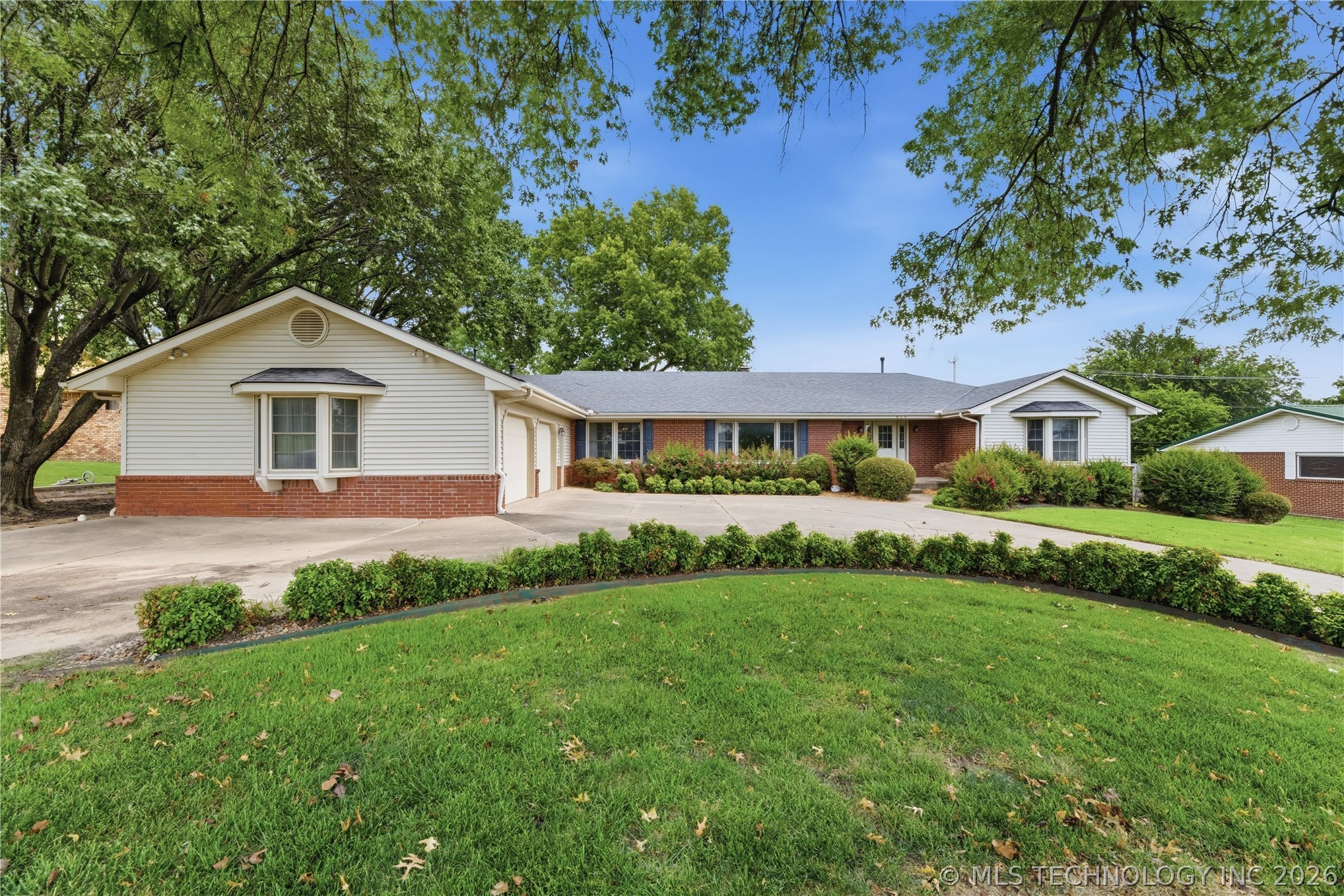 820 W Davis Drive Nowata OK 74048
