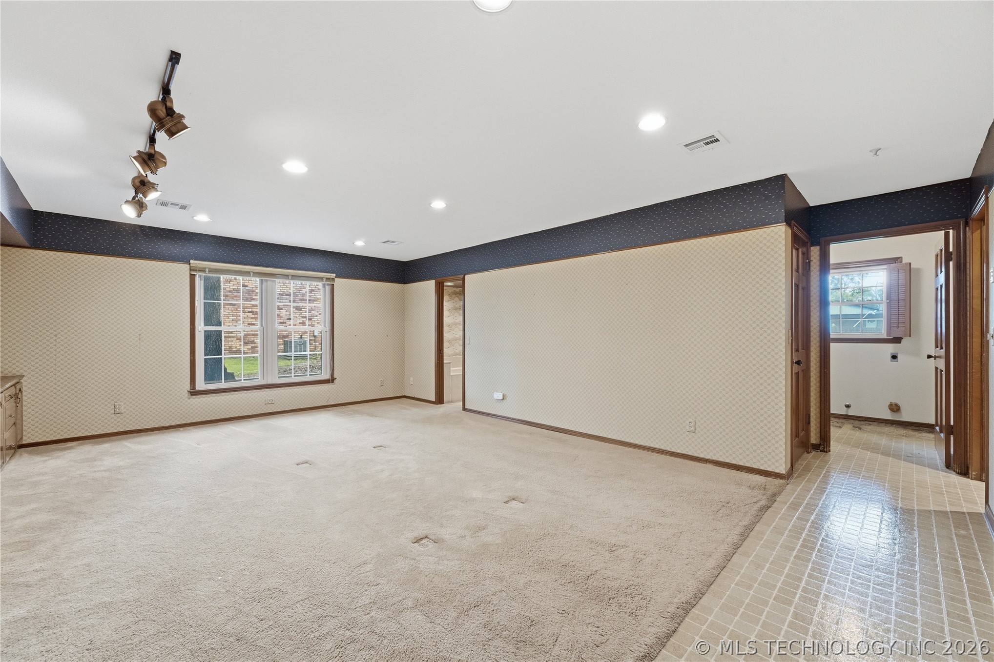 820 W Davis Drive Nowata OK 74048