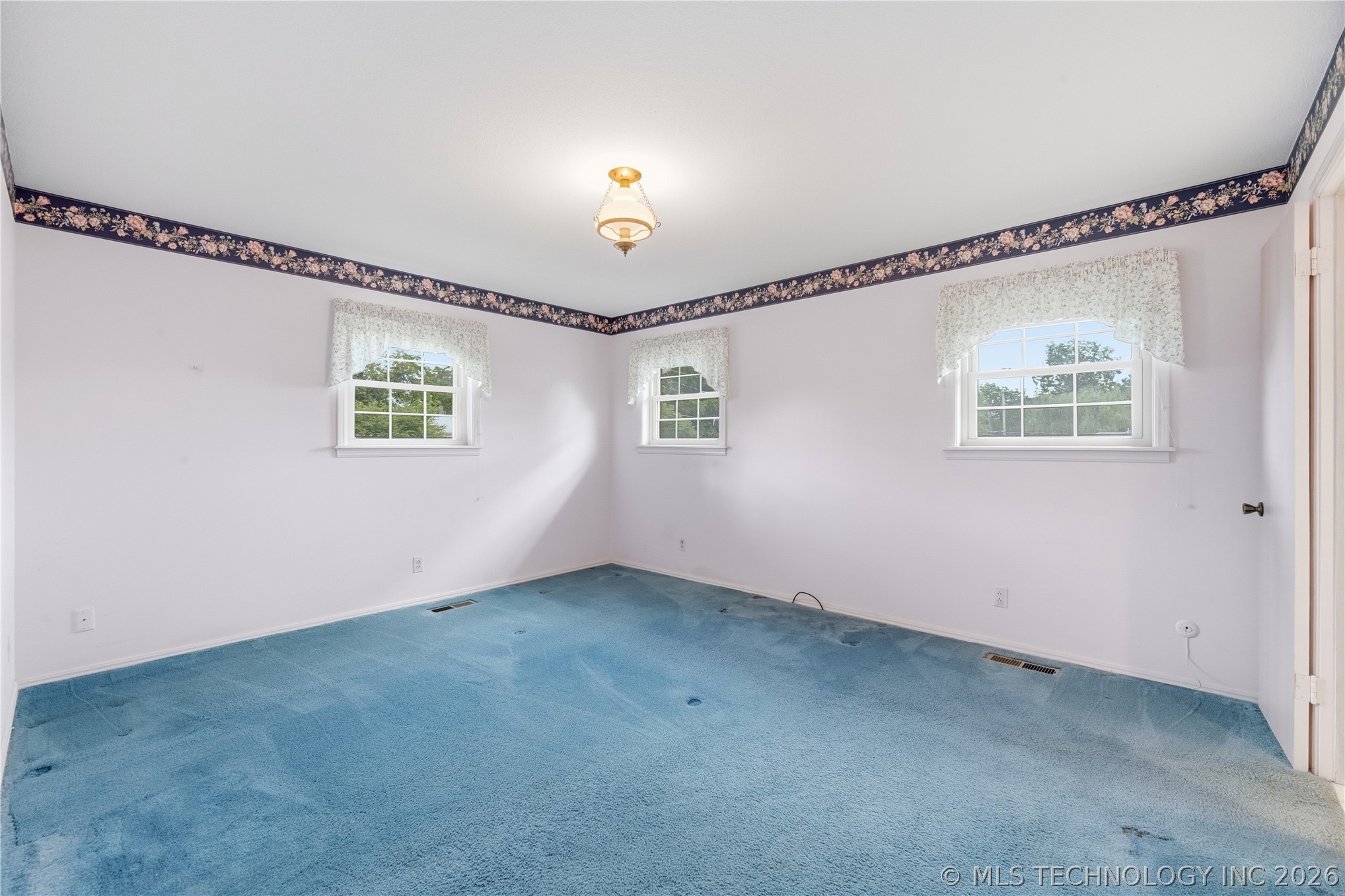 820 W Davis Drive Nowata OK 74048