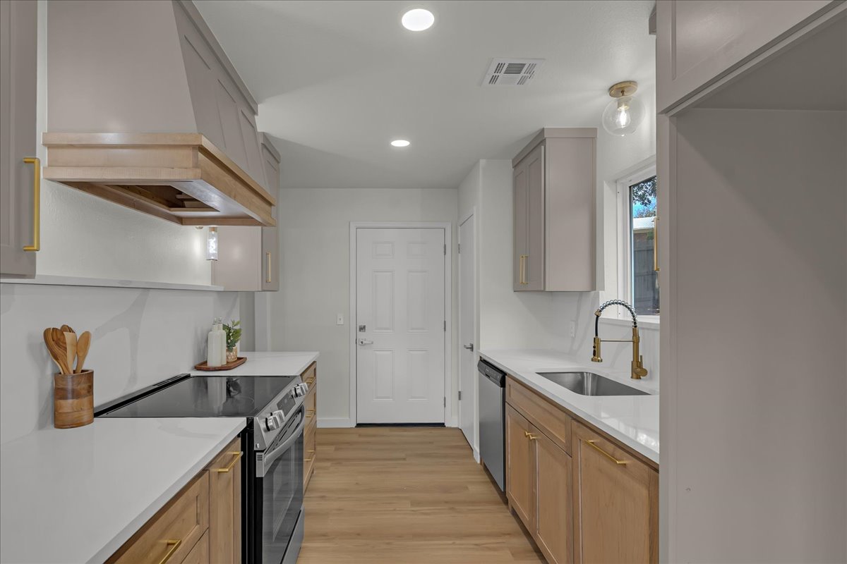 2301 W Oklahoma Place Tulsa OK 74127