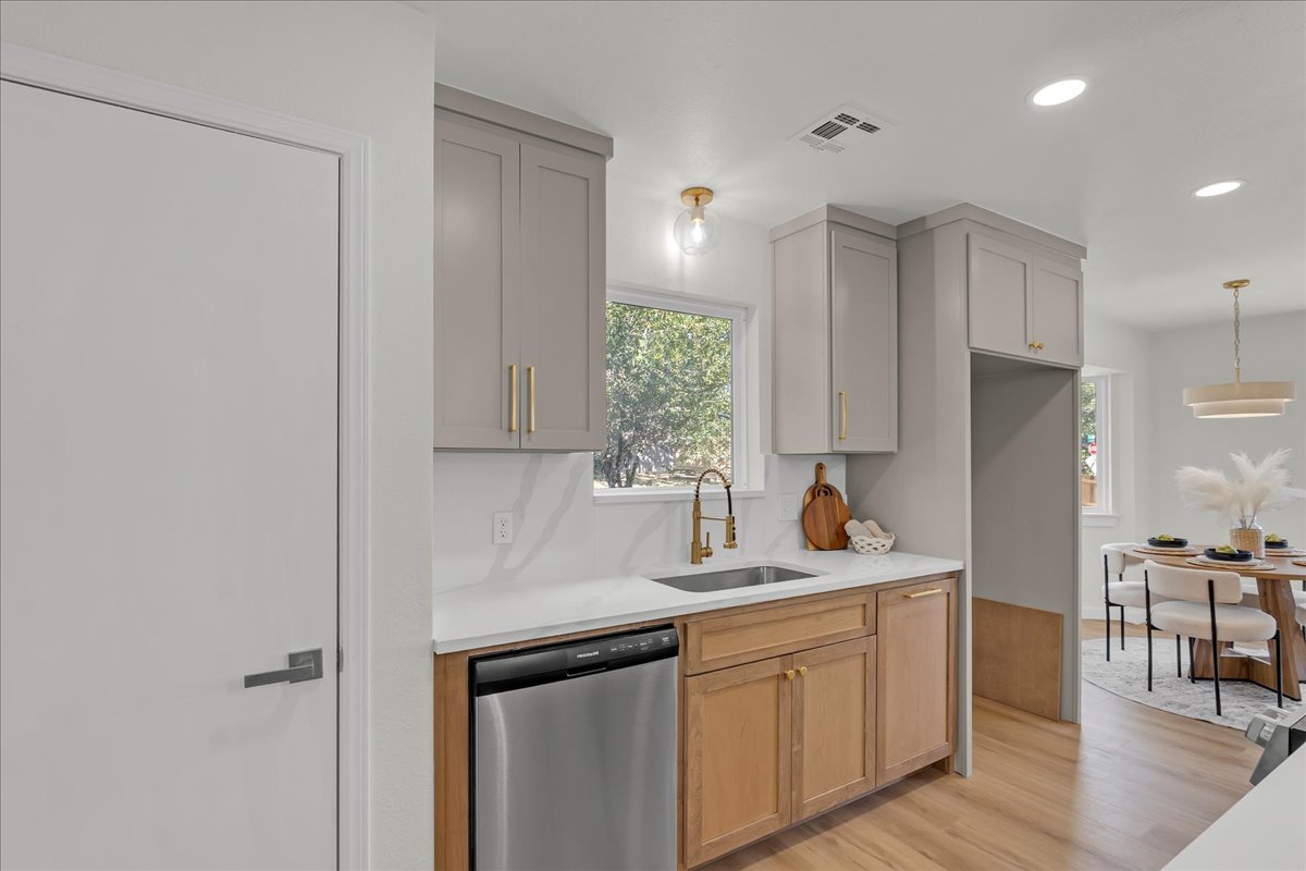 2301 W Oklahoma Place Tulsa OK 74127