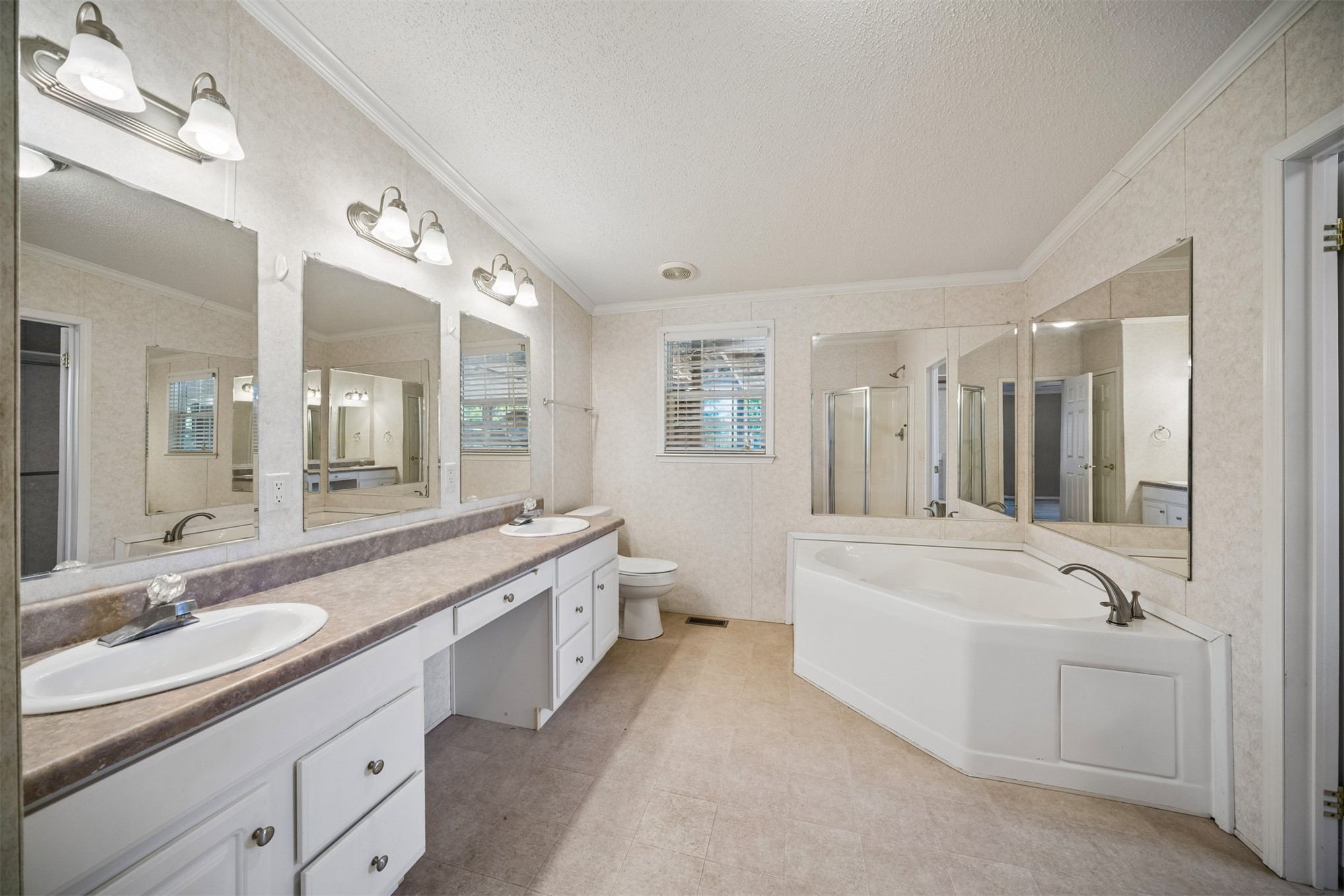 15575 Beaumont Place Mounds OK 74047