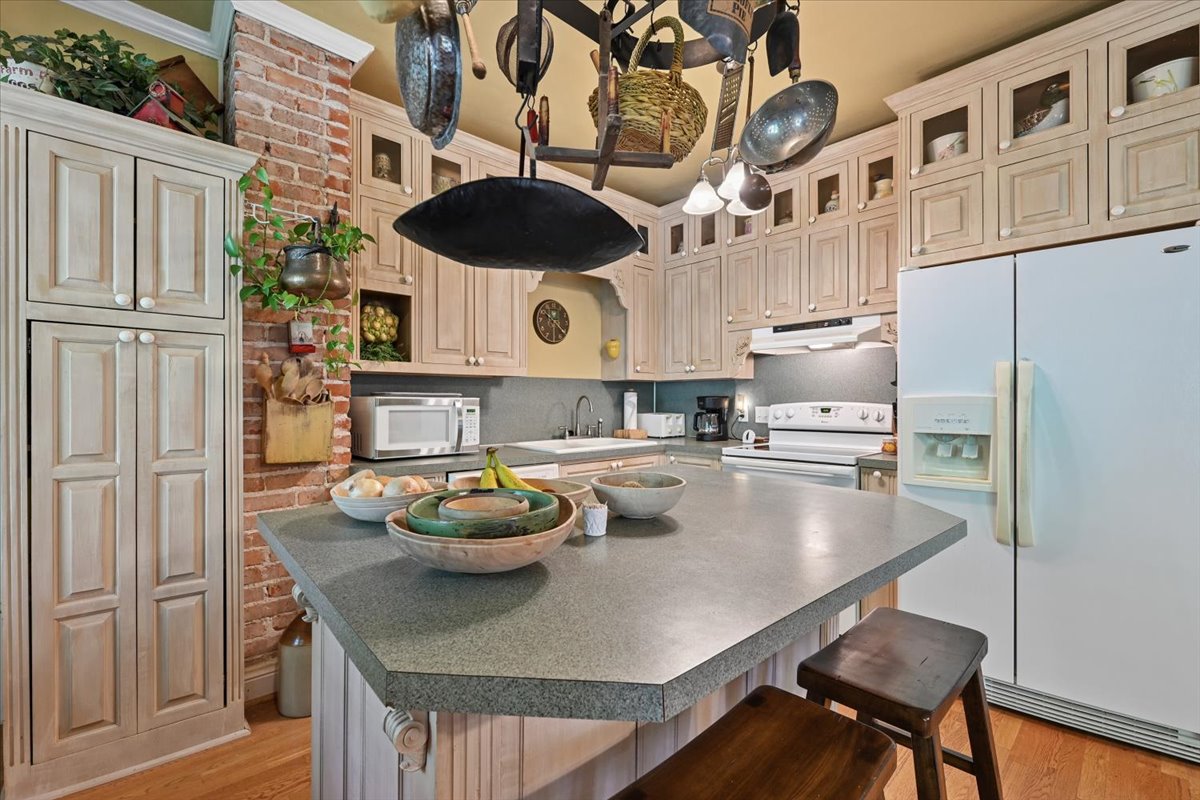 2115 E 17th Place Tulsa OK 74104