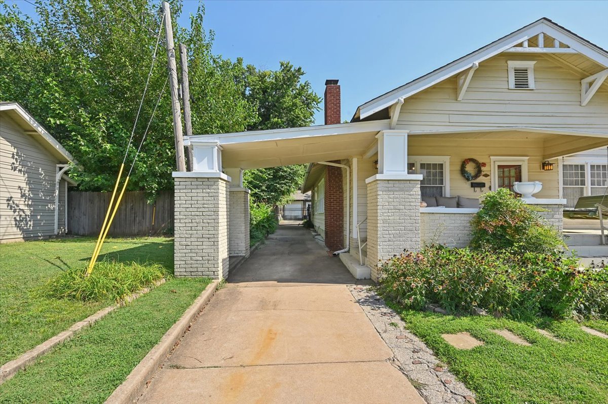 2115 E 17th Place Tulsa OK 74104
