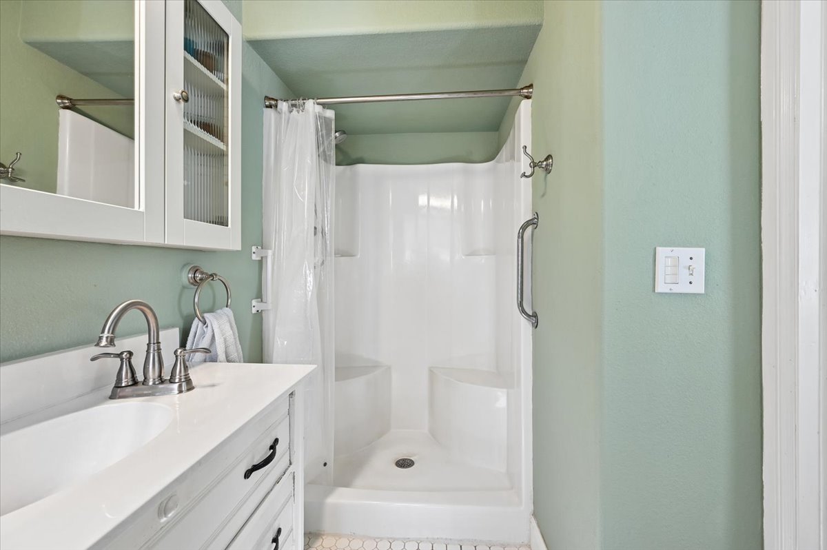 2115 E 17th Place Tulsa OK 74104