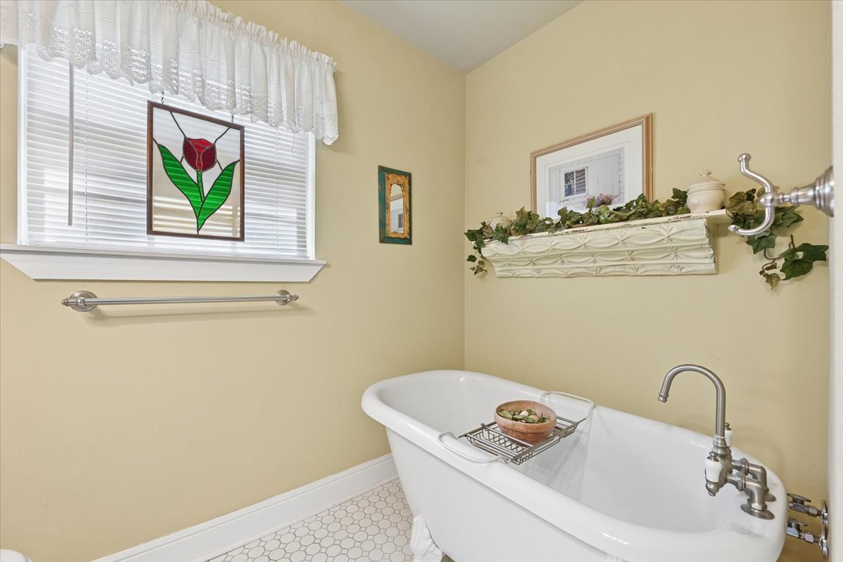 2115 E 17th Place Tulsa OK 74104