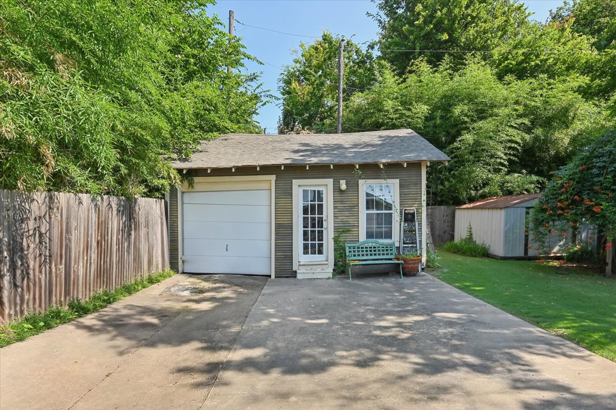 2115 E 17th Place Tulsa OK 74104