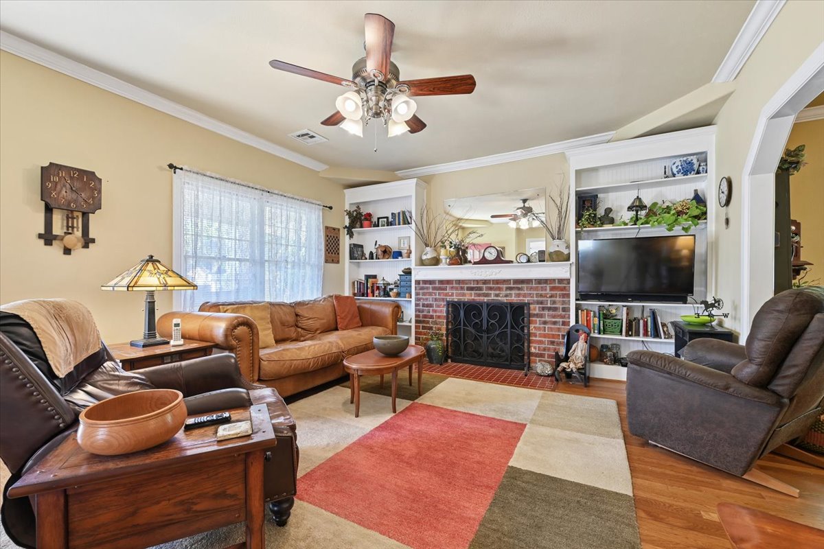 2115 E 17th Place Tulsa OK 74104
