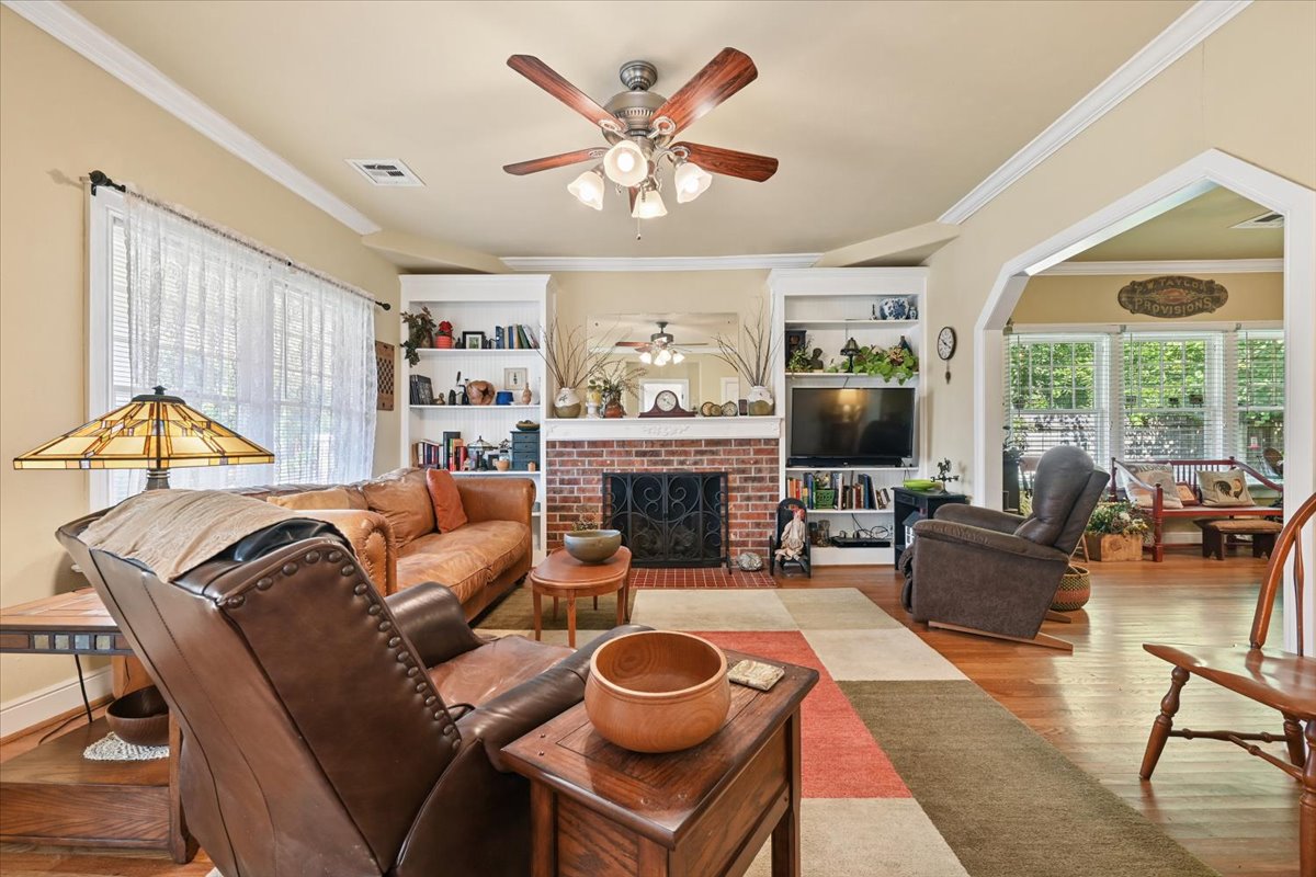 2115 E 17th Place Tulsa OK 74104