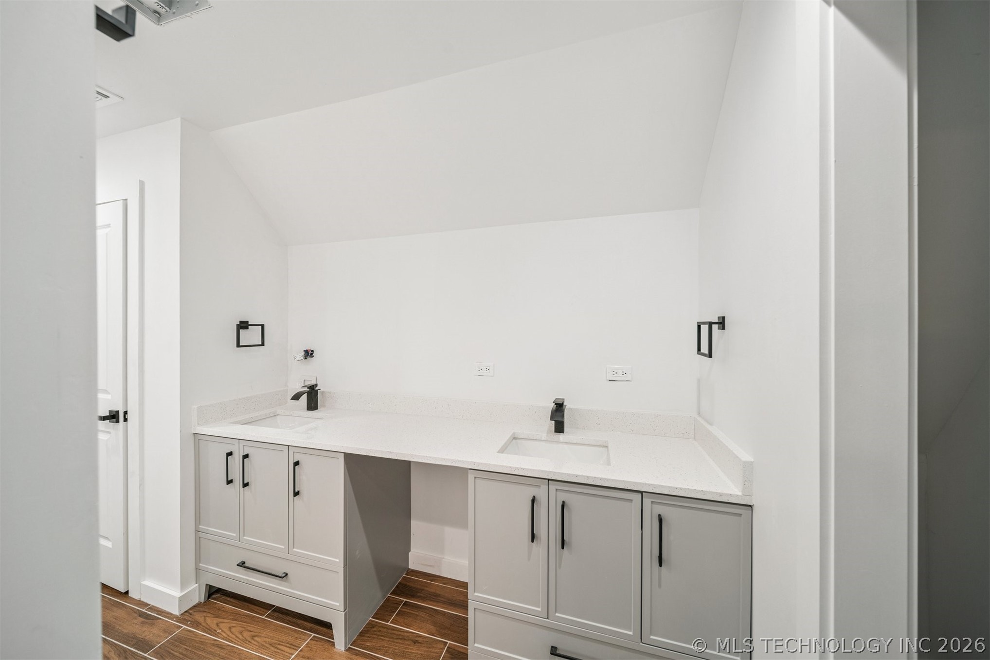 6960 Foxbriar Drive Tulsa OK 74132