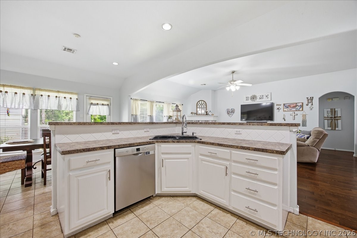 4930 S 202nd East Avenue Broken Arrow OK 74014