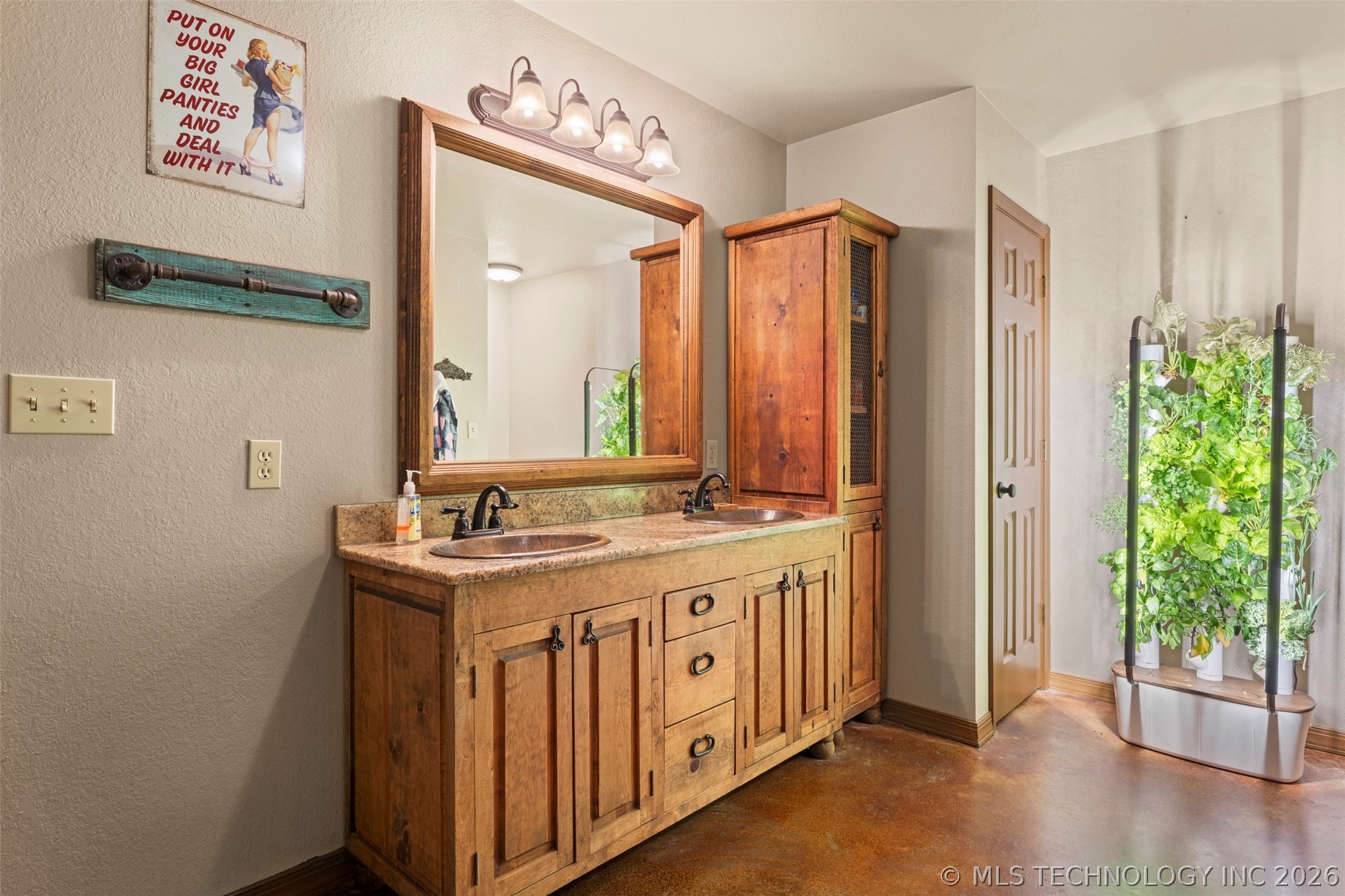 440843 E 220 Road Vinita OK 74301
