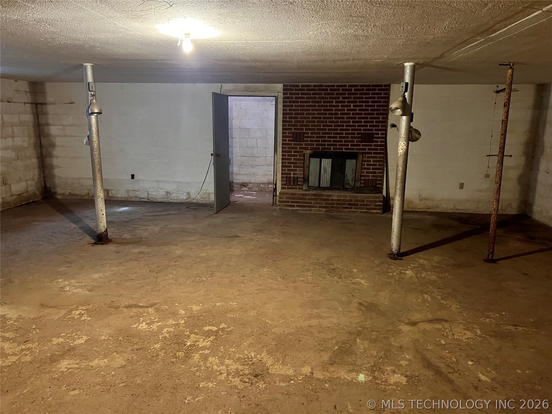 8101 S 700 Road Wyandotte OK 74370