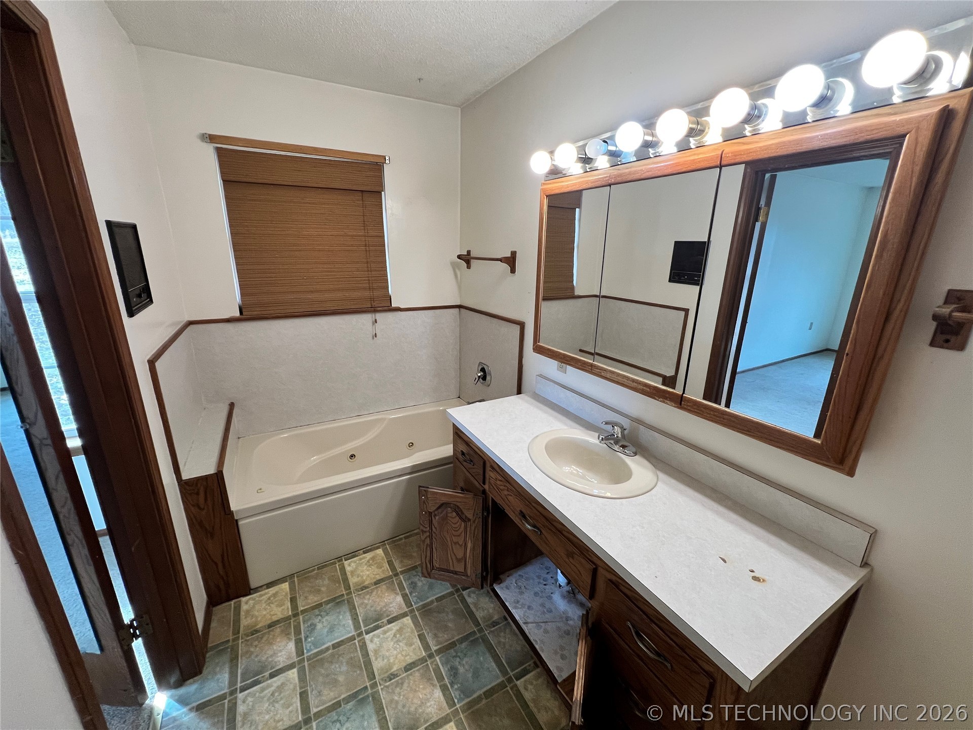 8101 S 700 Road Wyandotte OK 74370