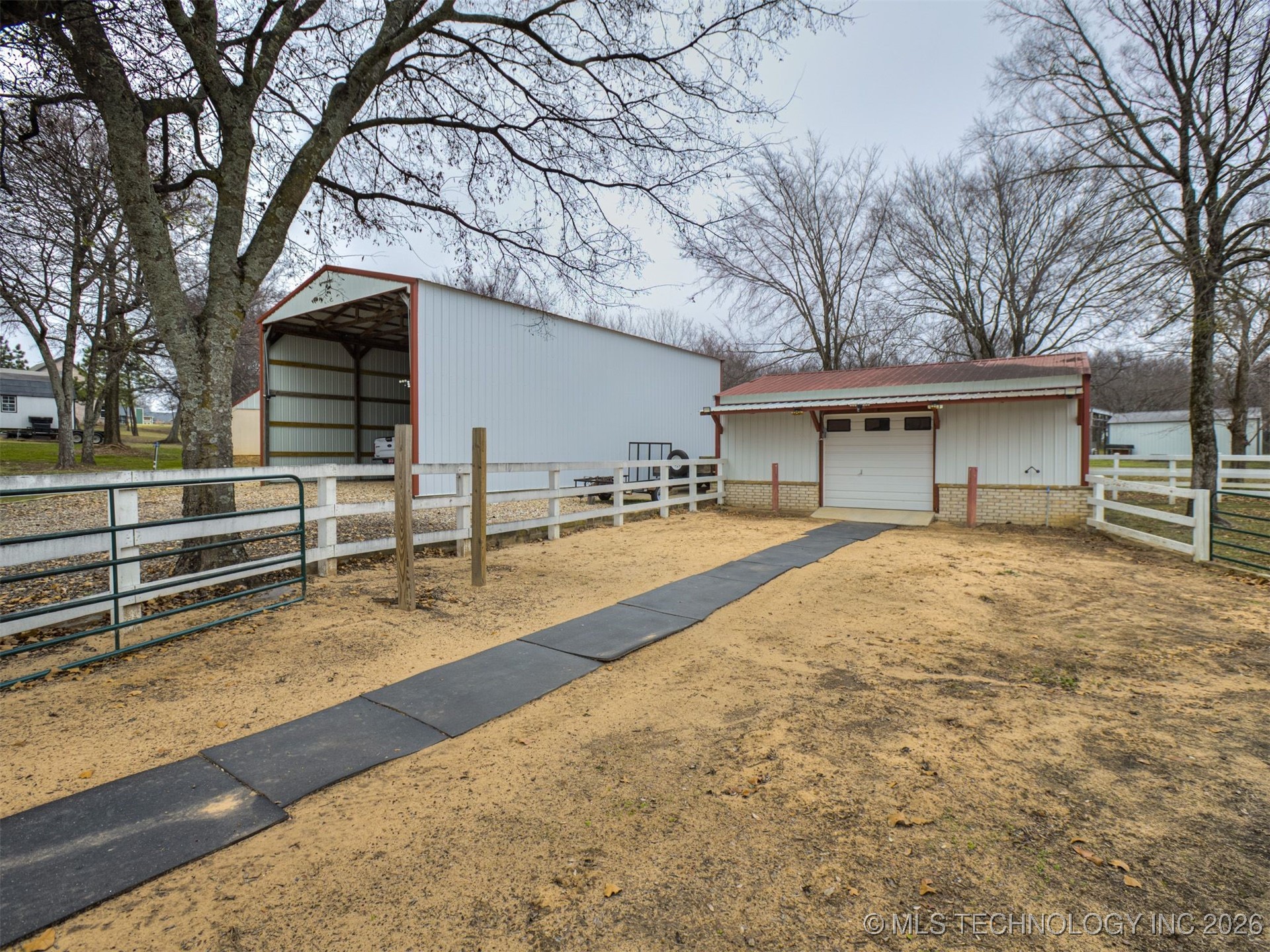 32825 E 740 Road Wagoner OK 74467