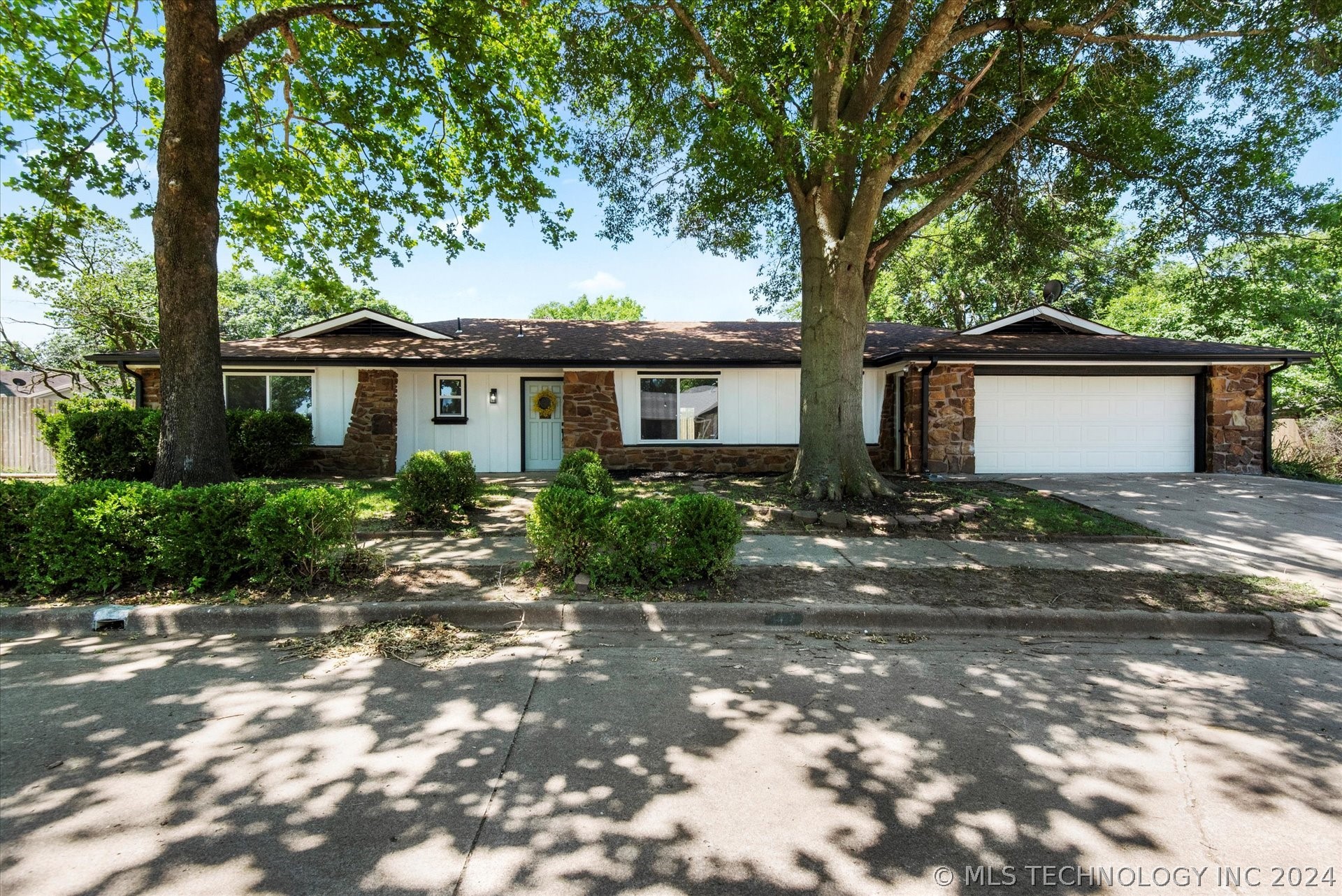 1417 Se Meadowcrest Court Bartlesville OK 74006