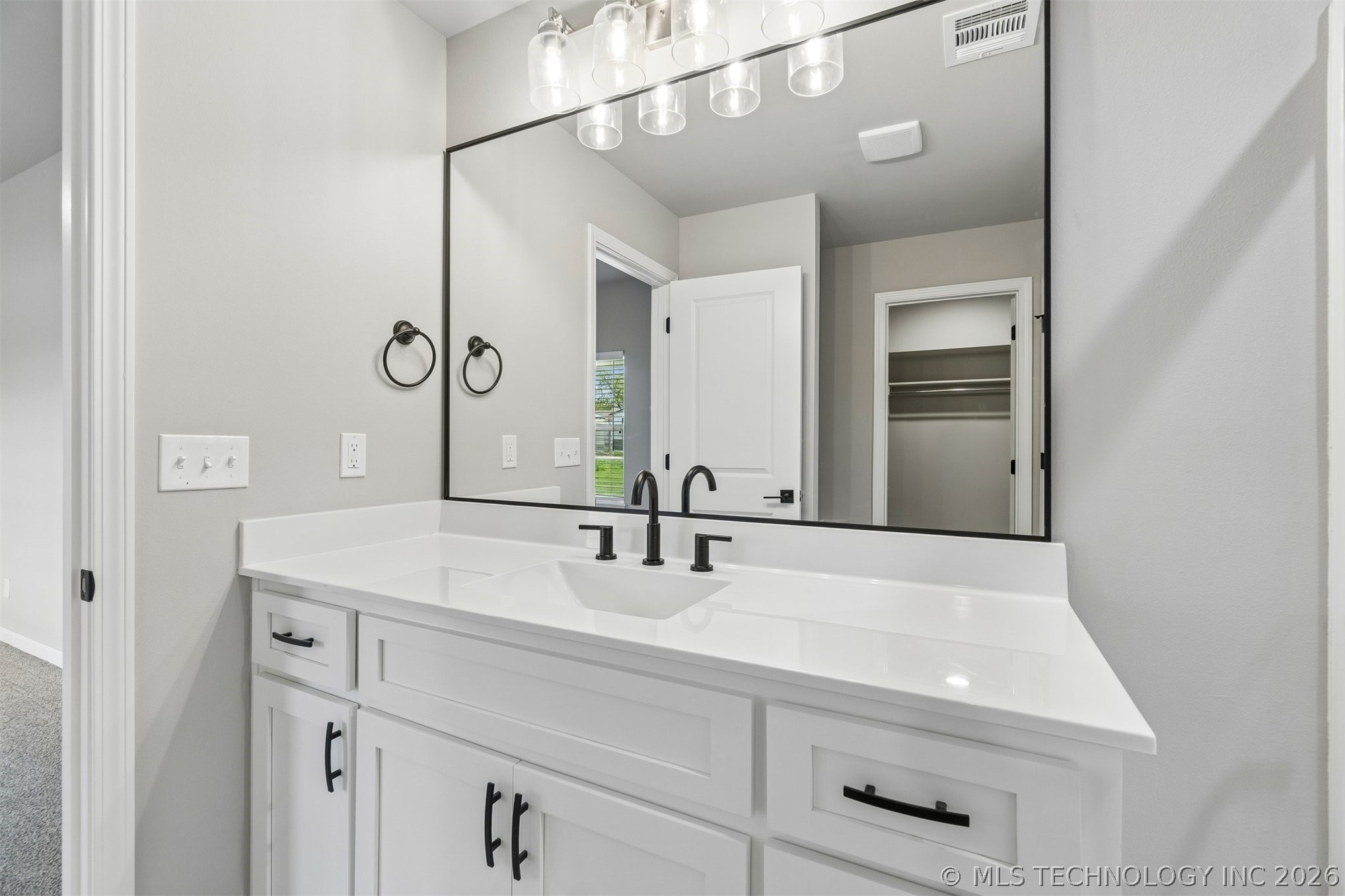 1119 E Cherry Street Cushing OK 74023