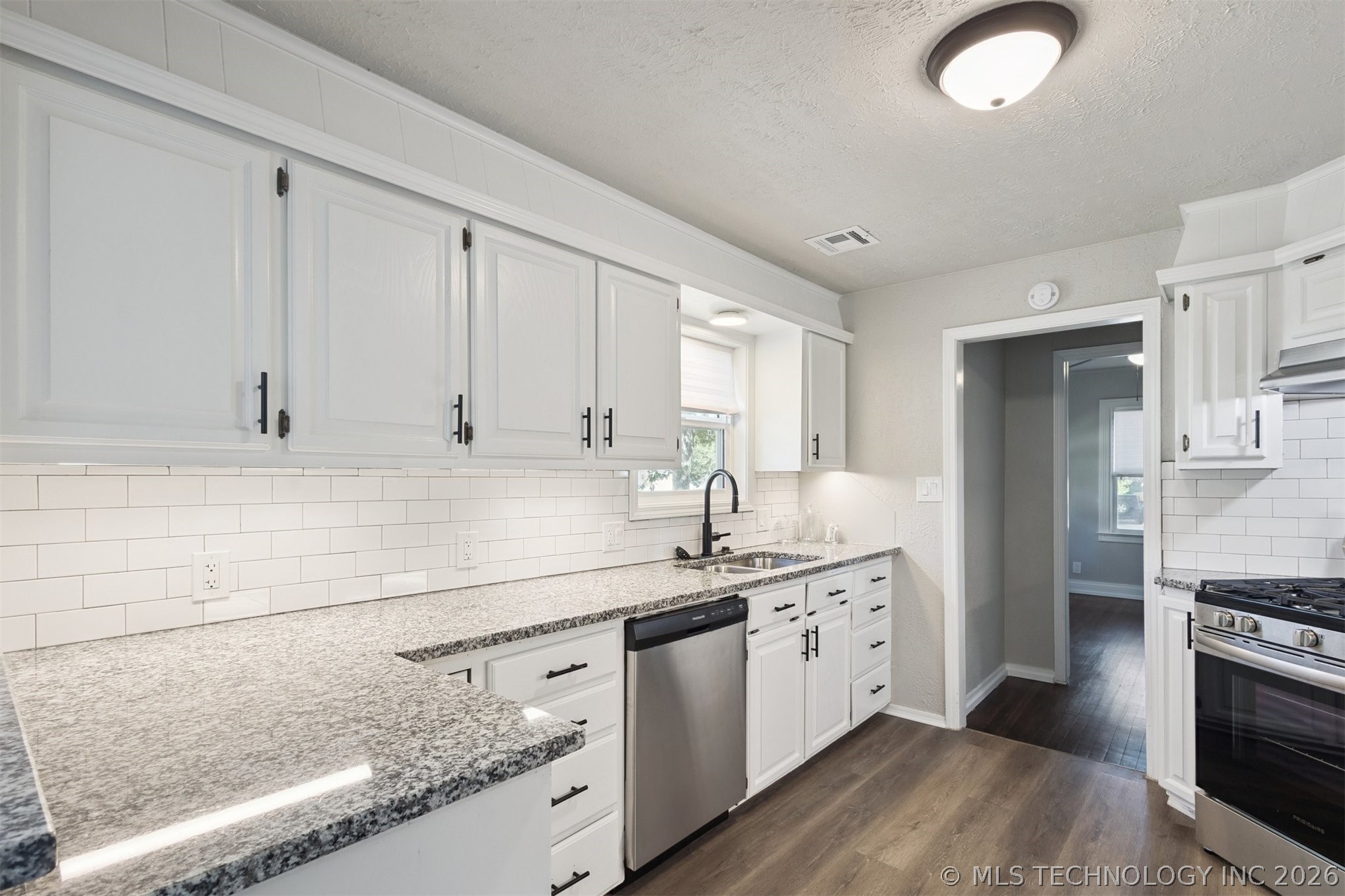 4702 E 4th Place Tulsa OK 74112