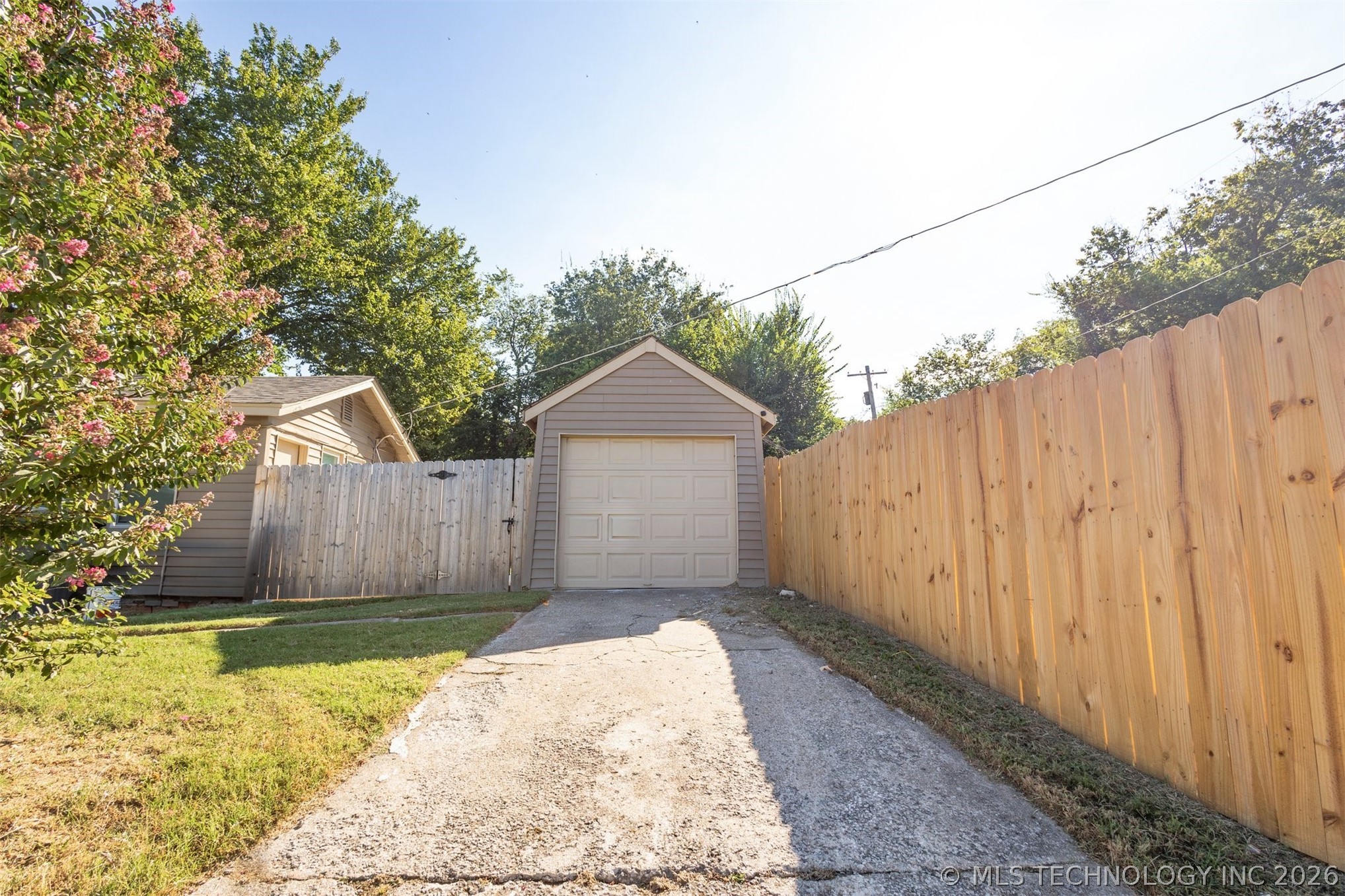 4702 E 4th Place Tulsa OK 74112