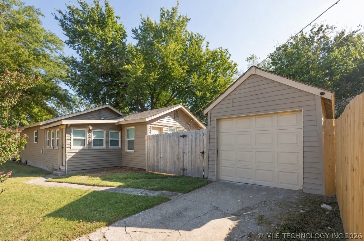4702 E 4th Place Tulsa OK 74112