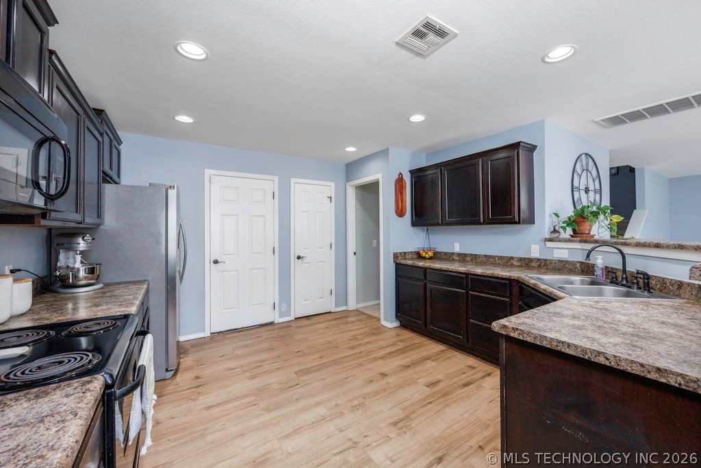 1904 Barnett Place Bartlesville OK 74006