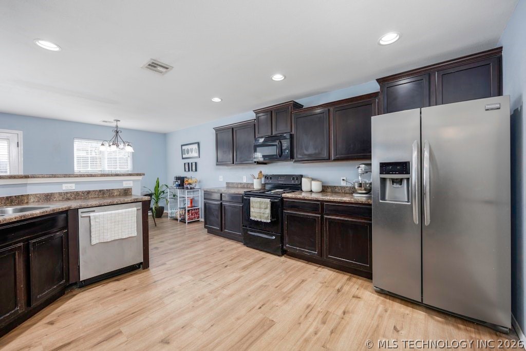 1904 Barnett Place Bartlesville OK 74006