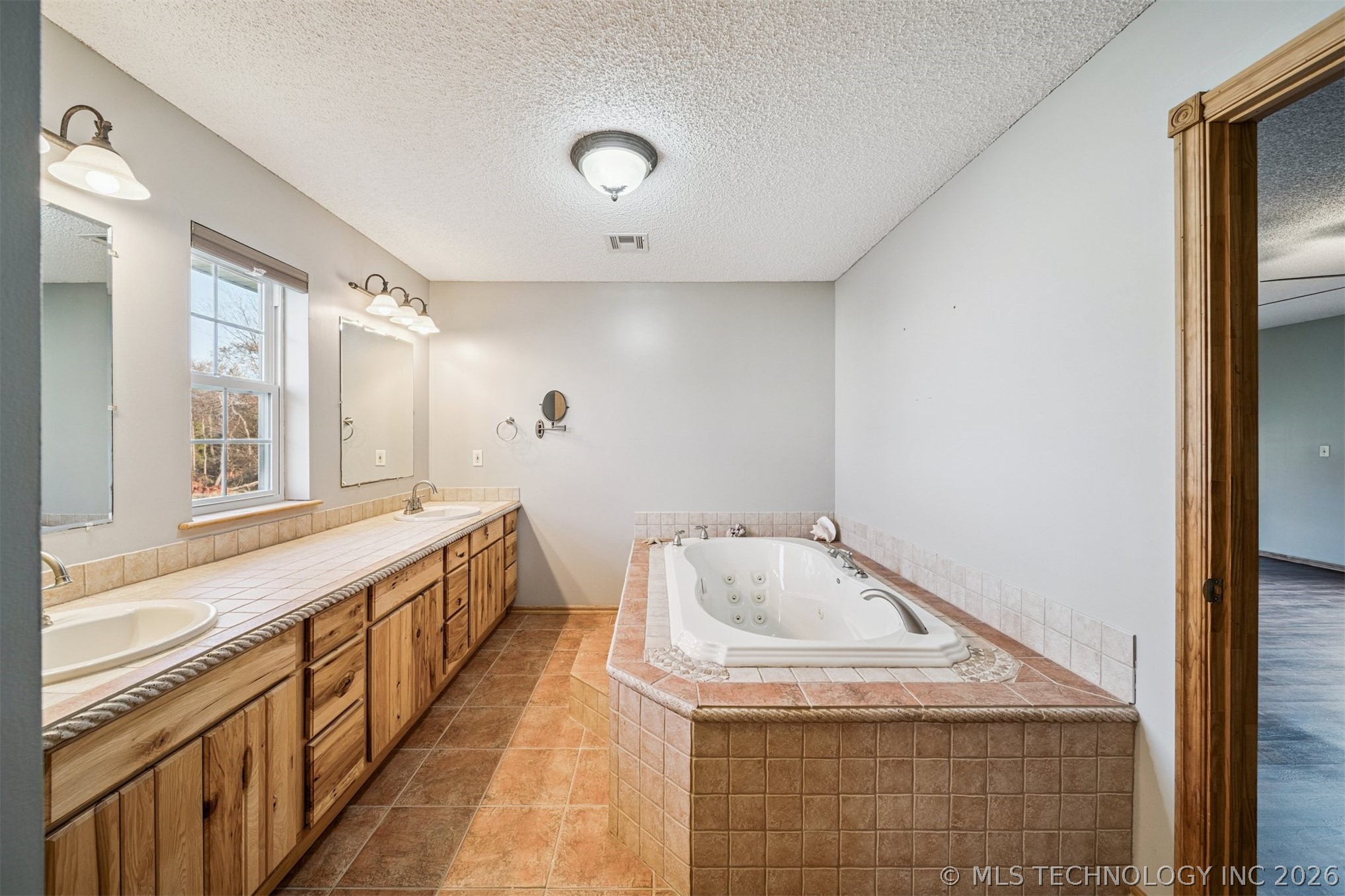 2 W Walnut Street Salina OK 74365