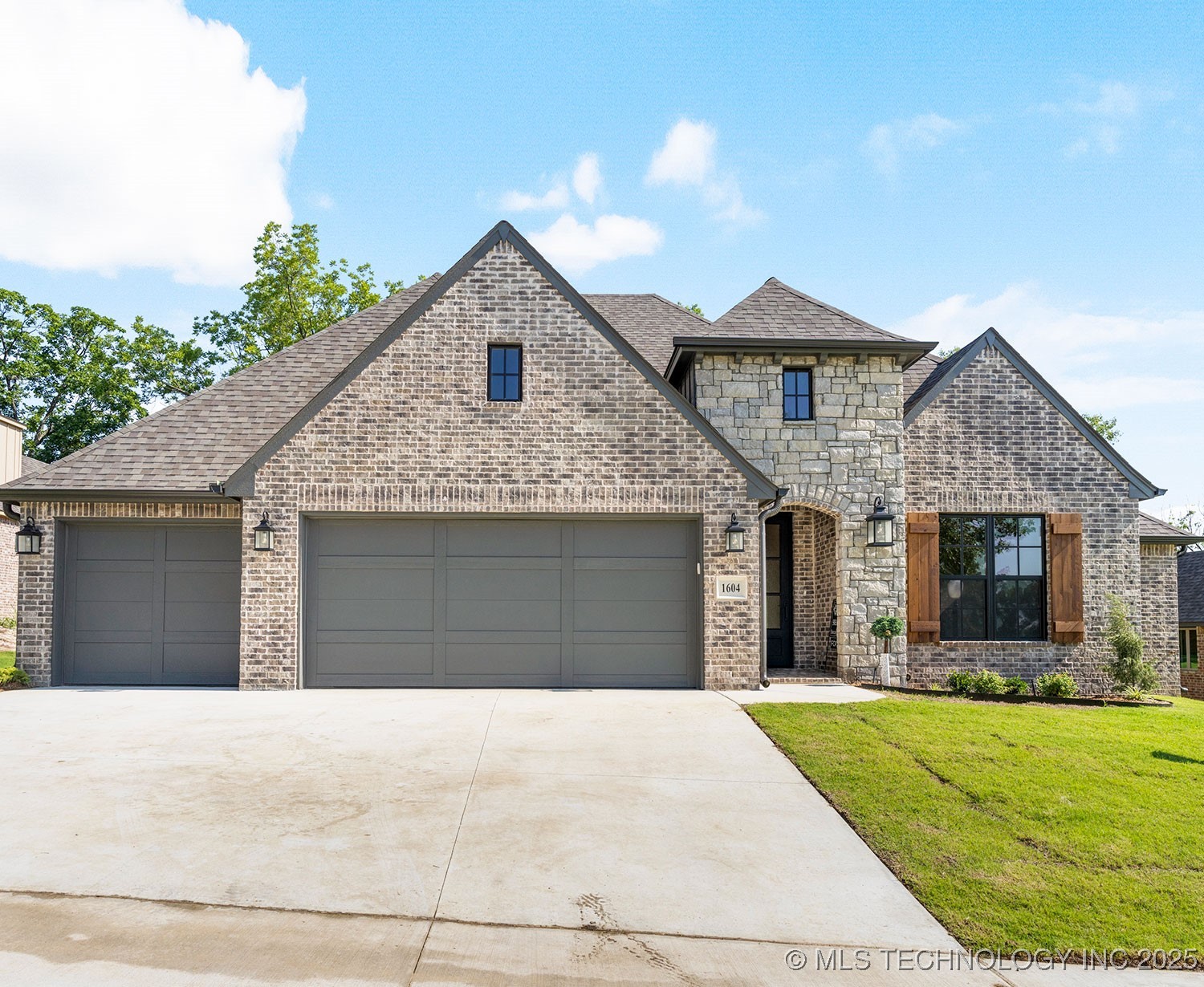 1604 Pinecrest Drive Claremore OK 74017