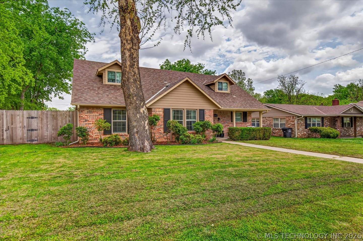 1242 May Lane Bartlesville OK 74006
