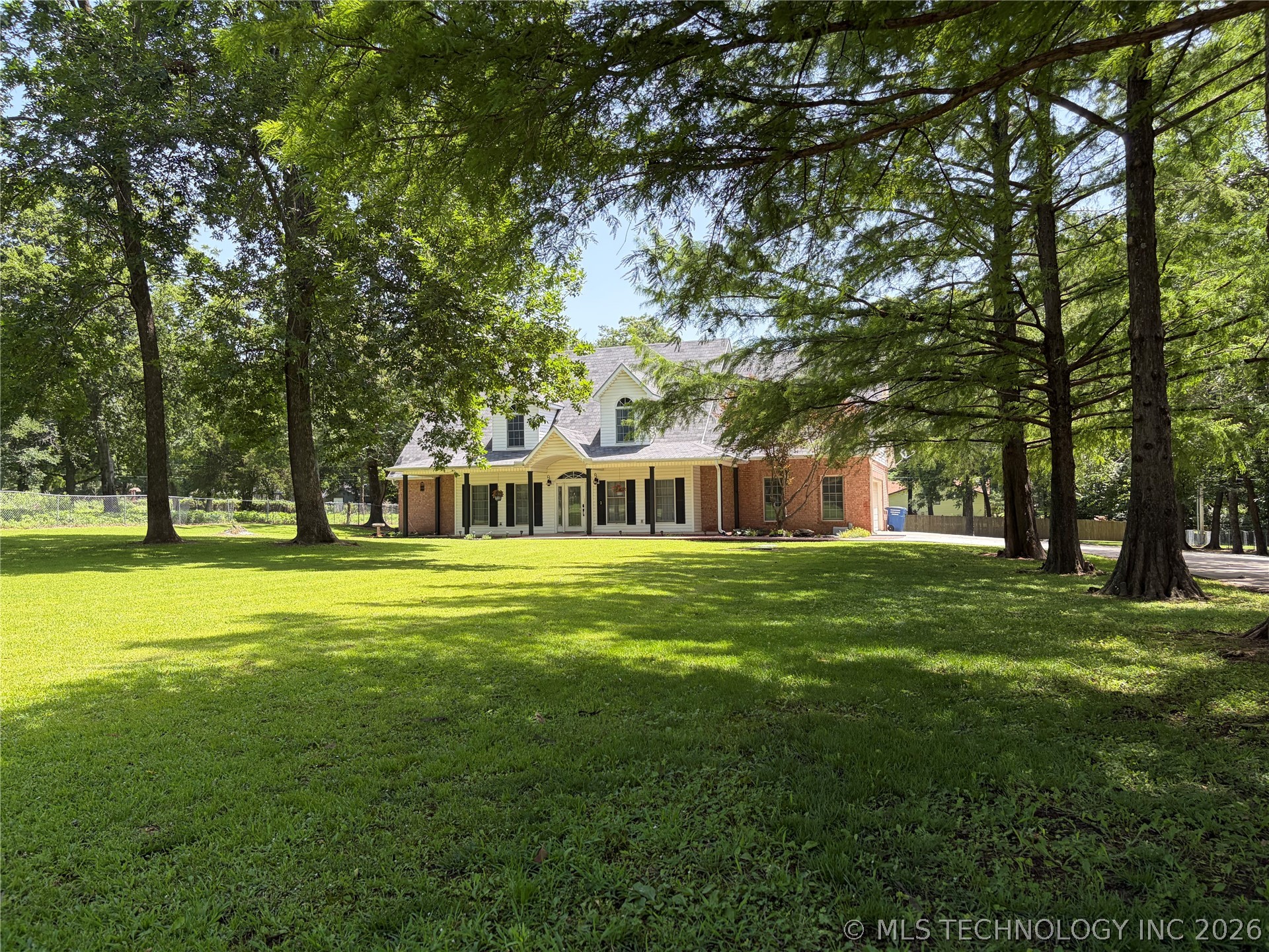 1304 N Iroquois Avenue Chouteau OK 74337