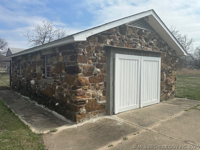 242 E Williams Street Byars OK 74831