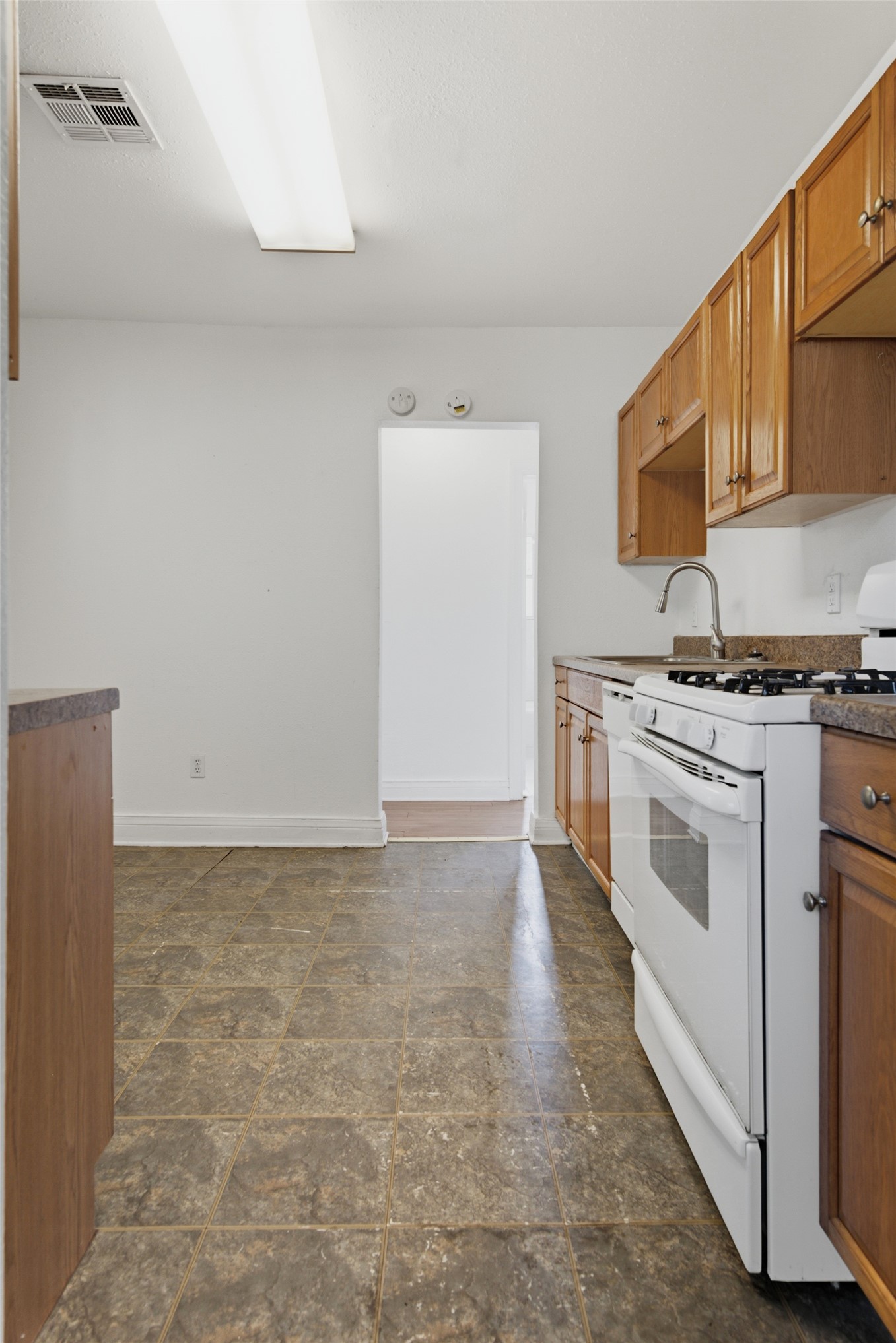 903 N Columbia Place Tulsa OK 74110
