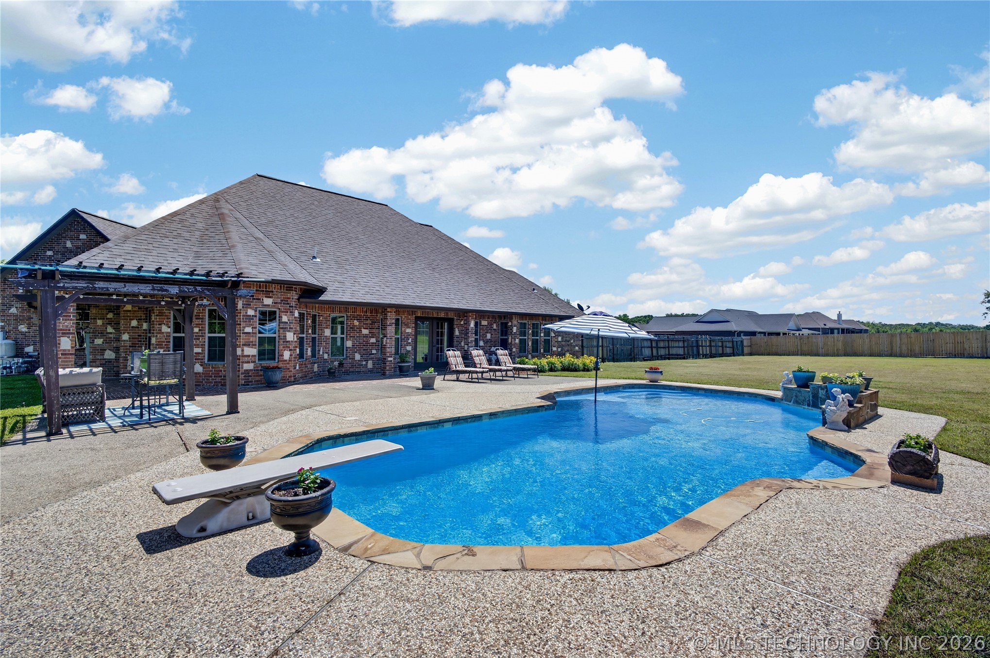 1379 S Willow Bend Atoka OK 74525