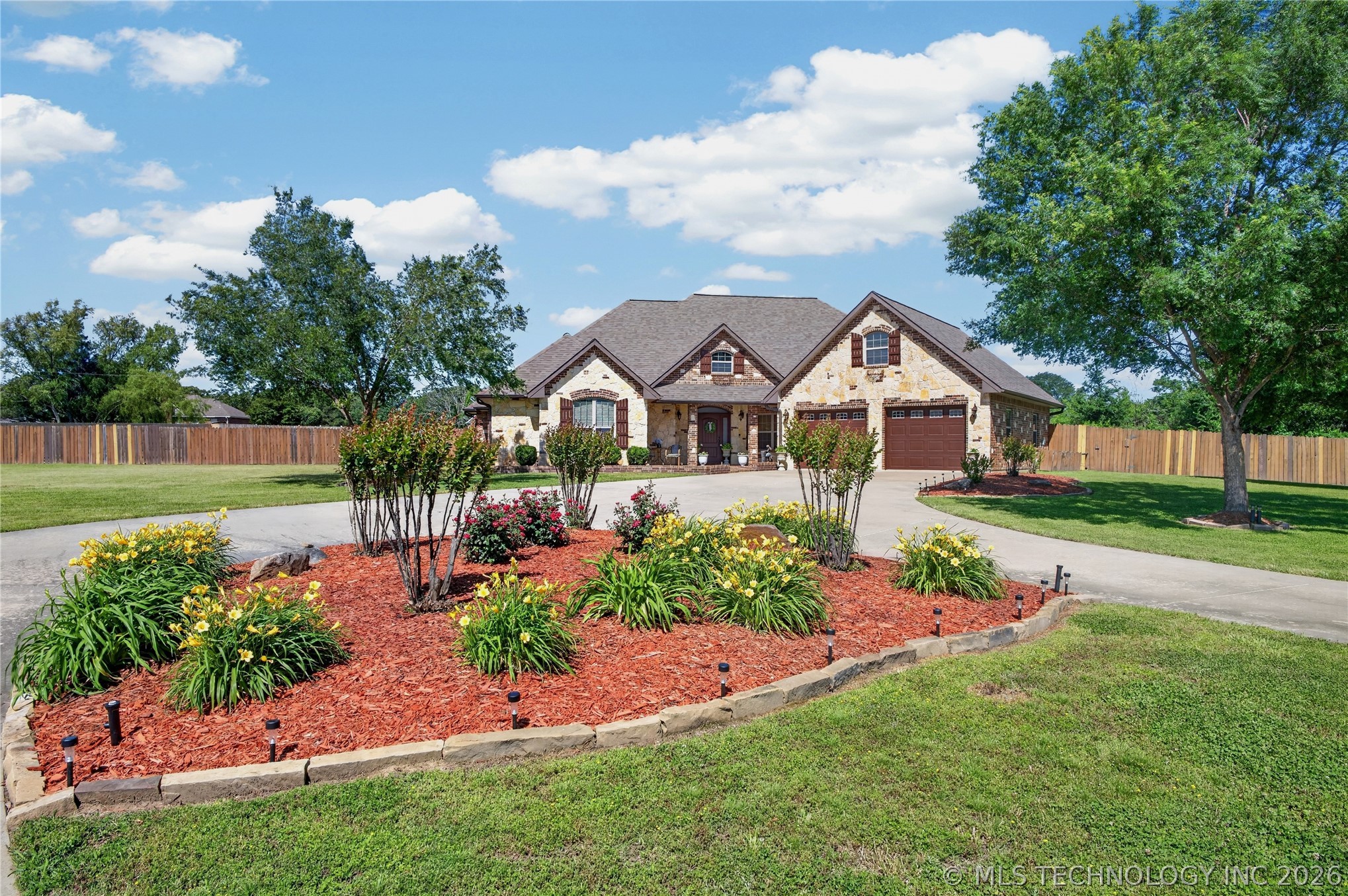 1379 S Willow Bend Atoka OK 74525