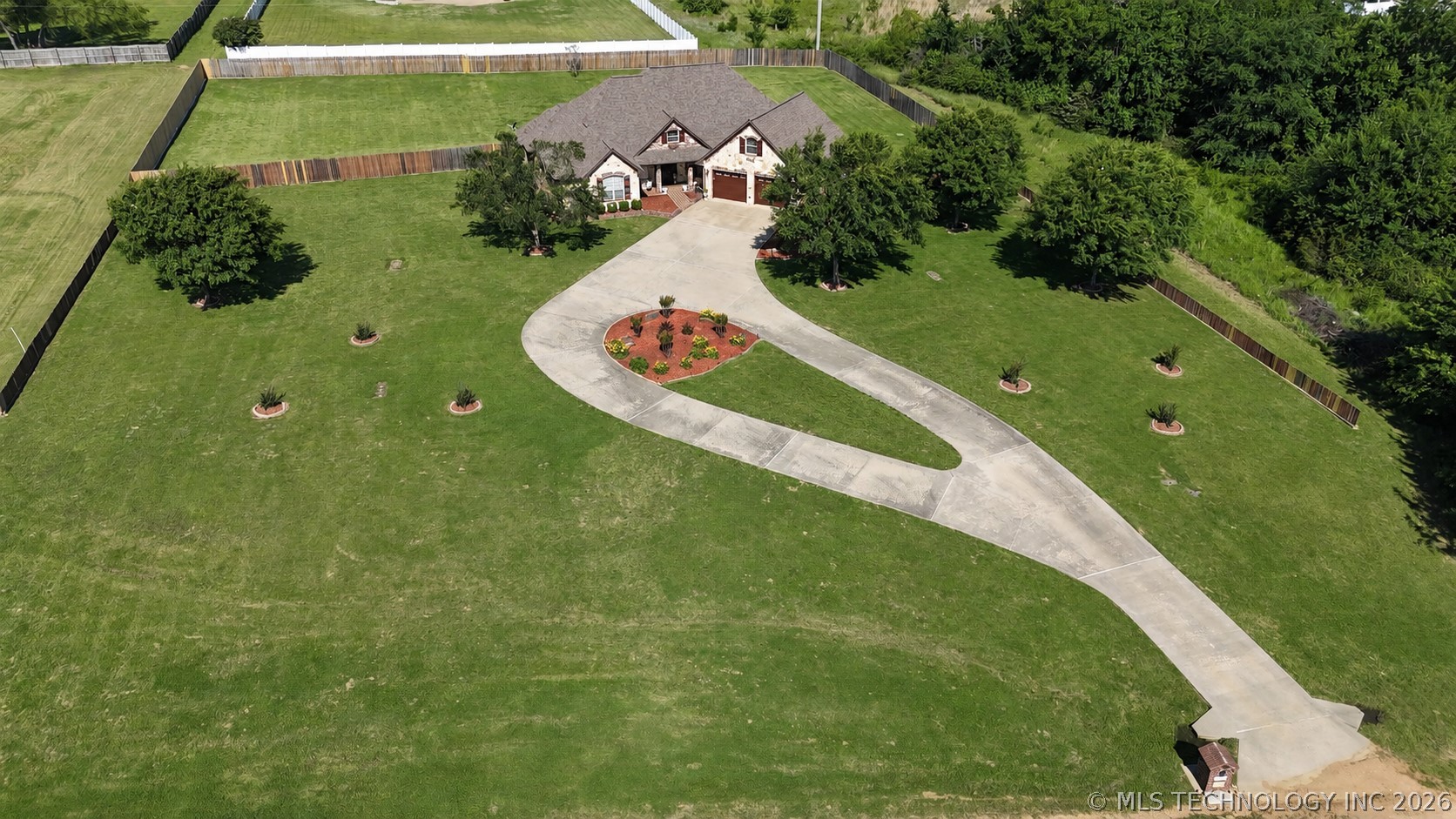 1379 S Willow Bend Atoka OK 74525