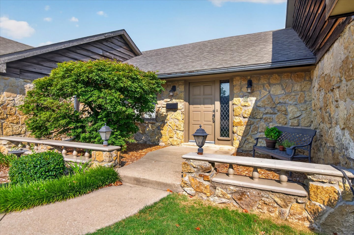 1035 Grandview Bartlesville OK 74006